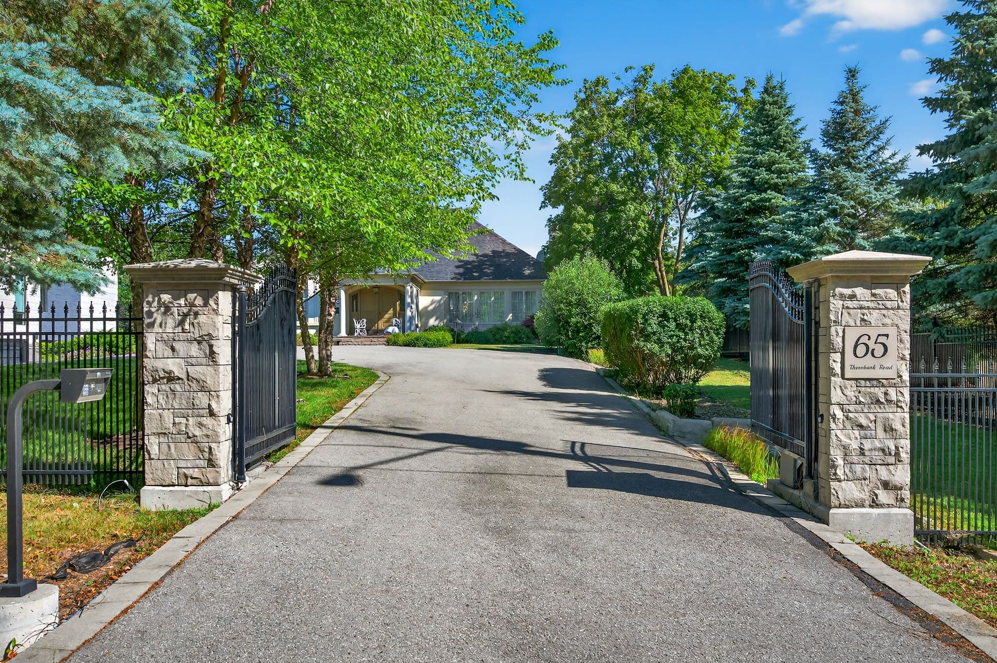 65 Thornbank Road, Vaughan, ON L4J 2A1