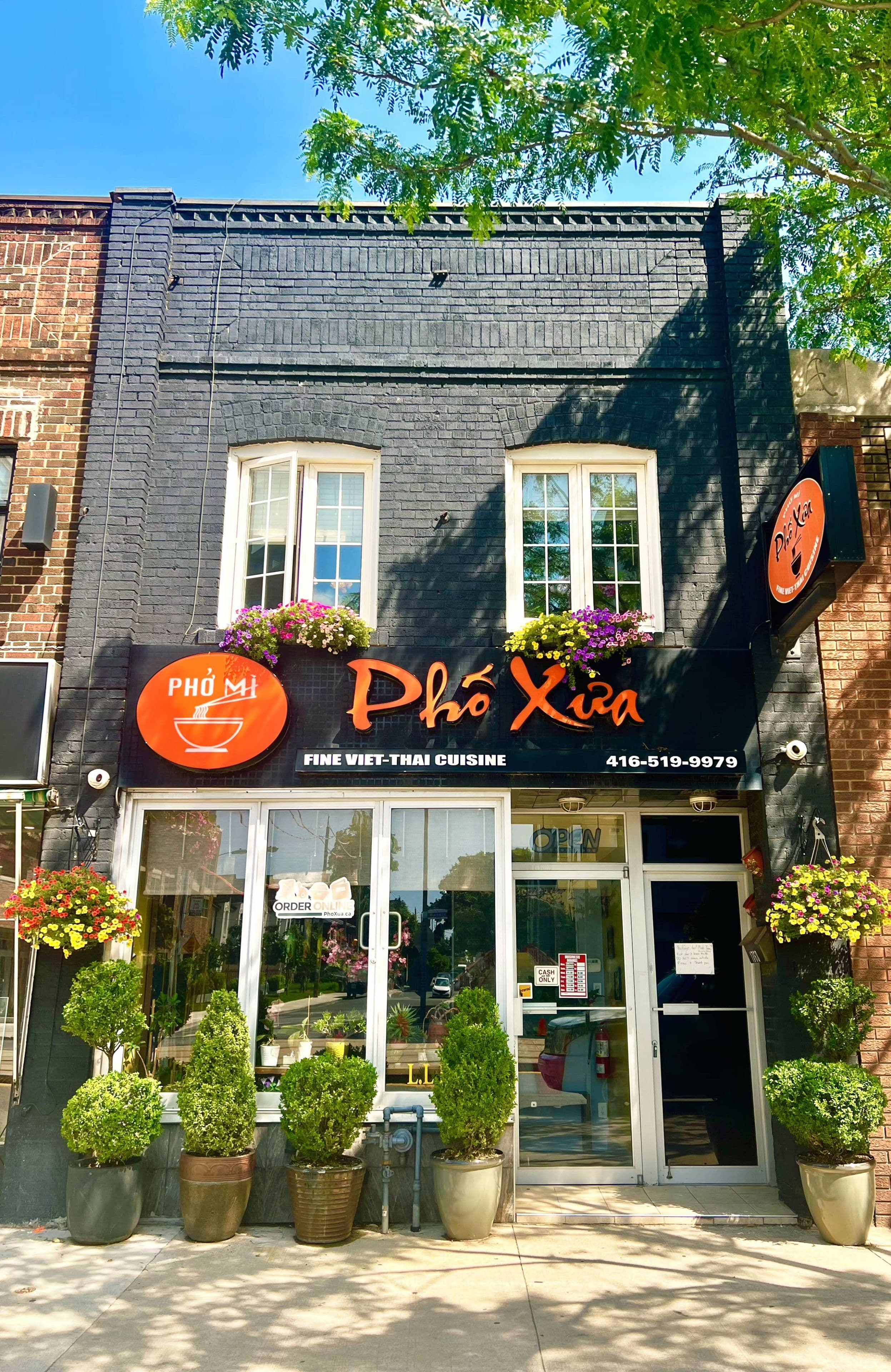 1768 St Clair Avenue W, Toronto W03, ON M6N 1J3