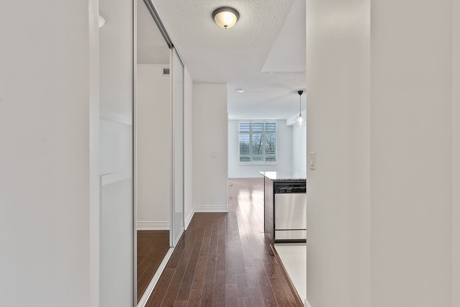 20 Bloorview Place 301, Toronto C15, ON M2J 0A6