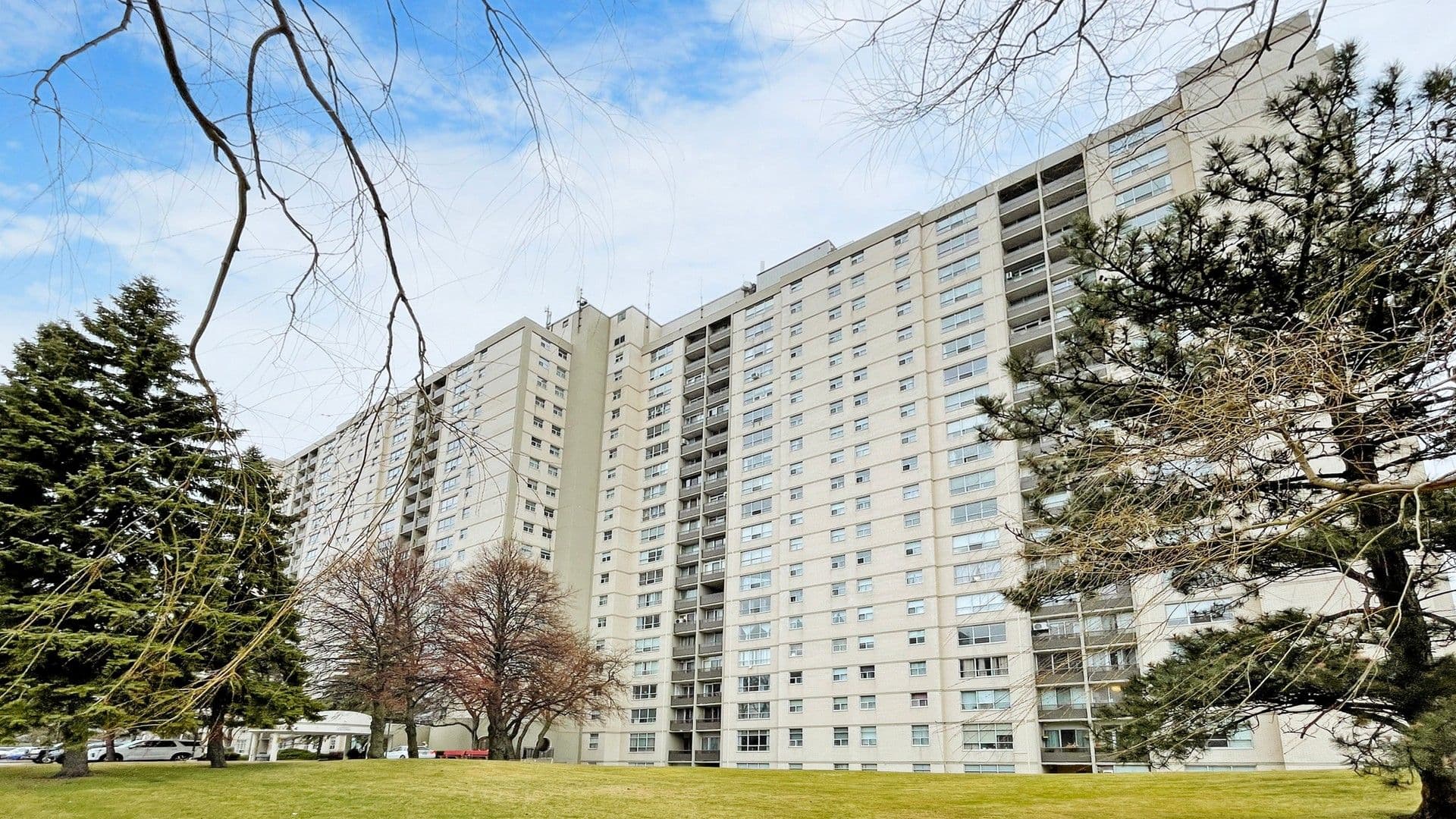 5 Parkway Forest Drive 409, Toronto C15, ON M2J 1L2