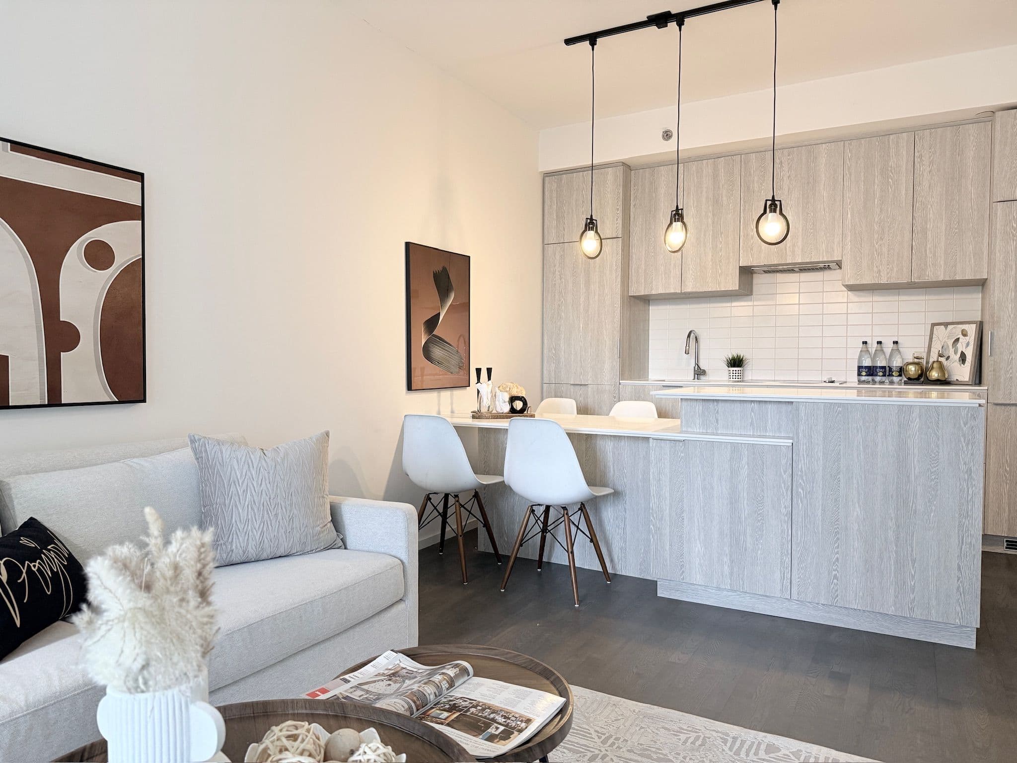 5 St. Joseph Street 1906, Toronto C01, ON M4Y 1J6