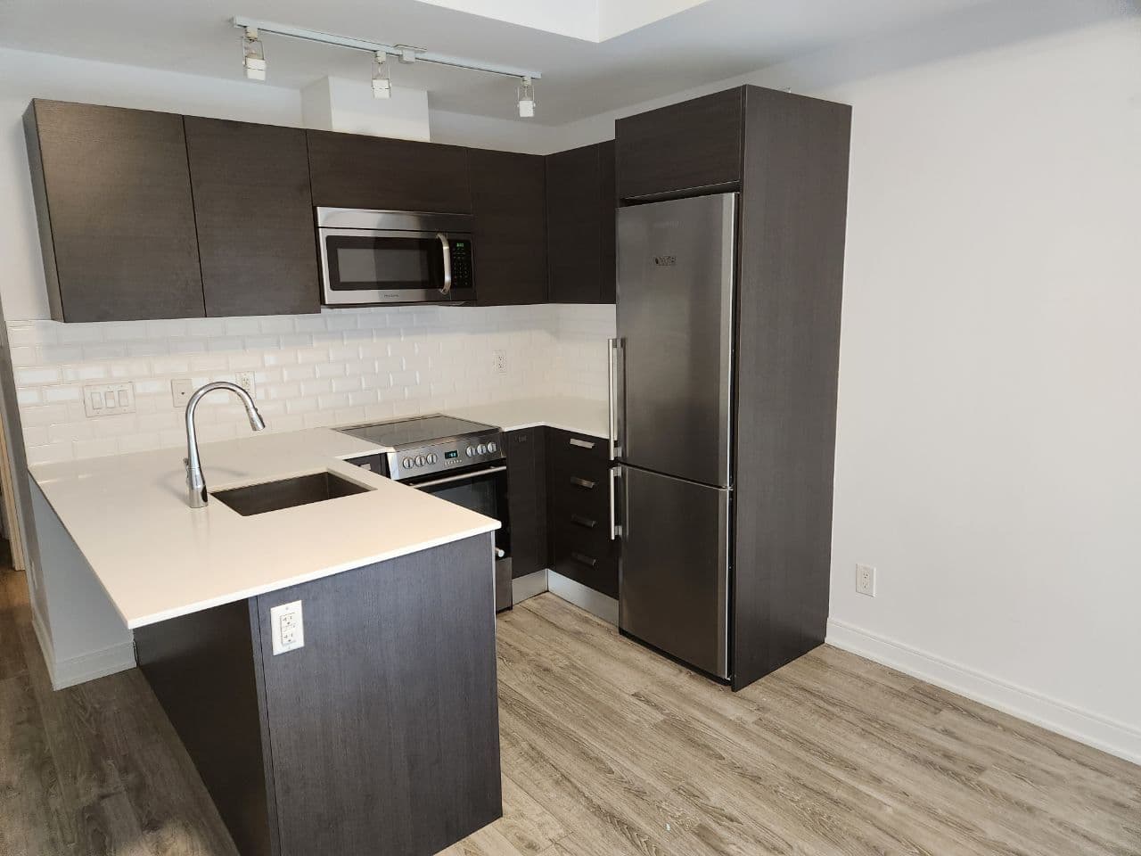 42 Charles Street E 405, Toronto C08, ON M4Y 1T1