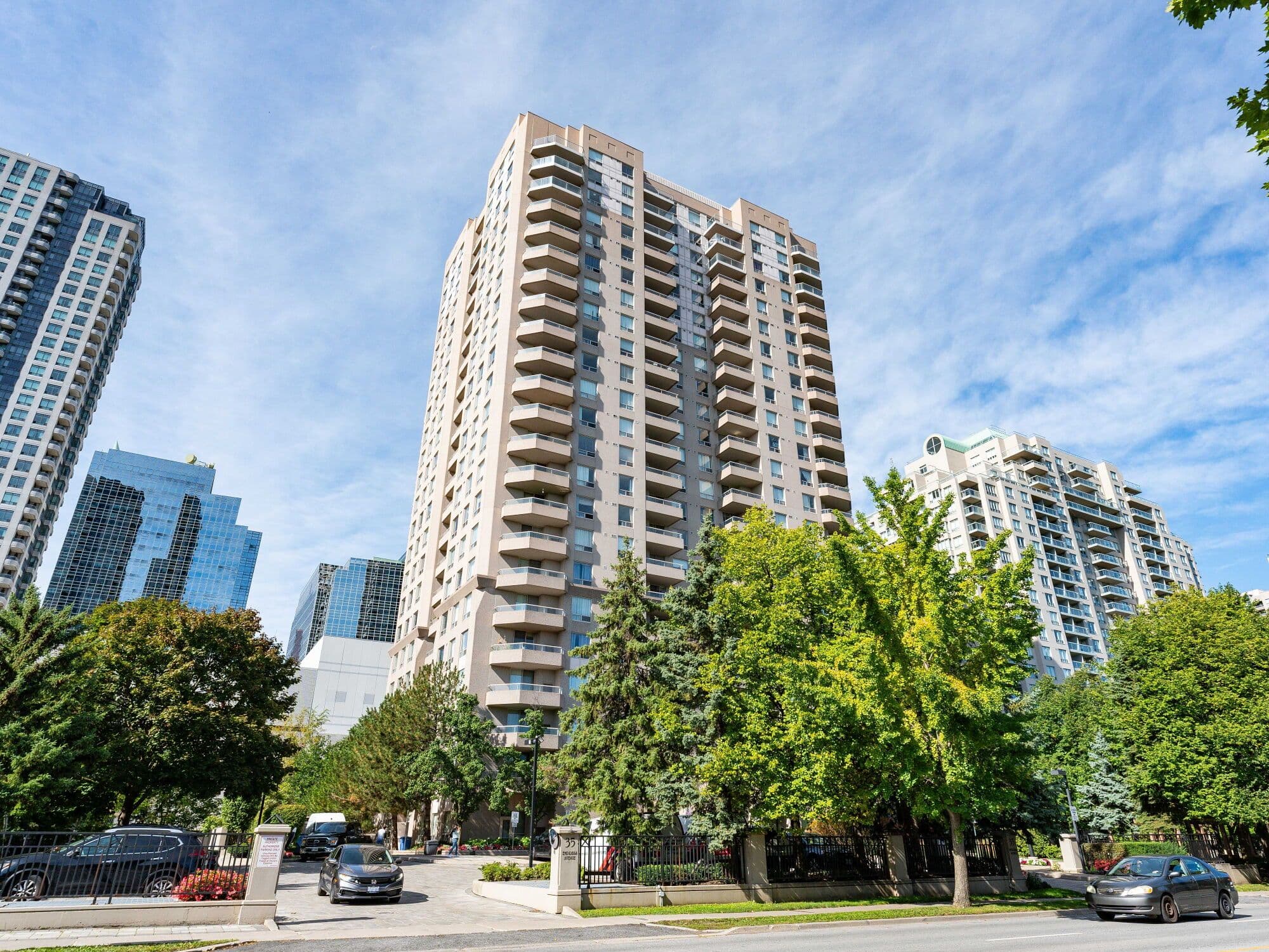 35 Empress Avenue 1707, Toronto C14, ON M2N 3T2