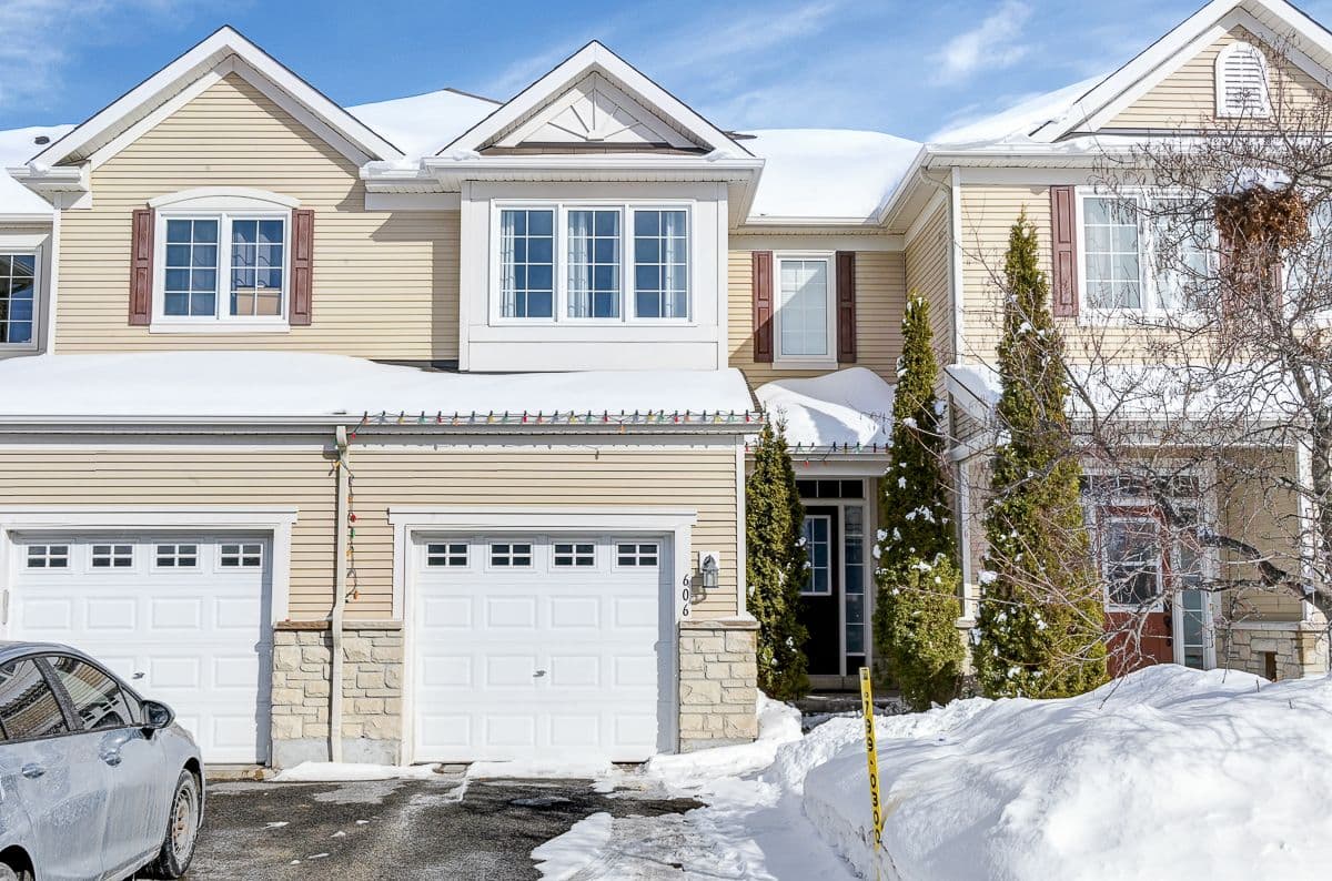 606 Pamplona Private, Barrhaven, ON K2J 5T4