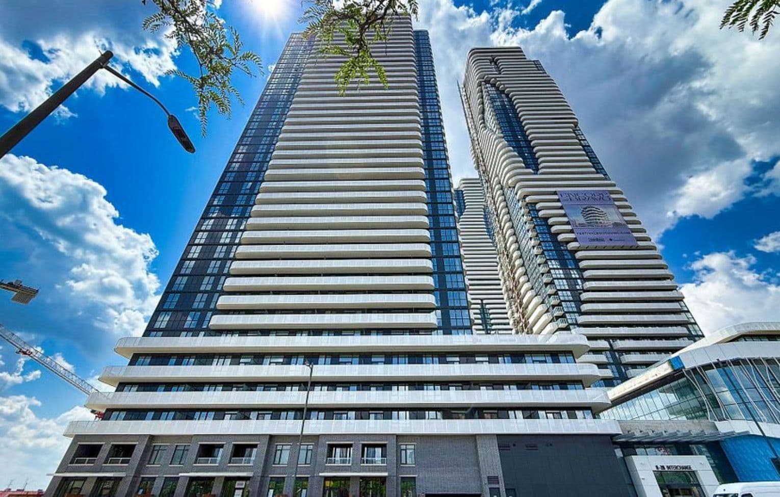 28 Interchange Way 1911, Vaughan, ON L4K 0P8