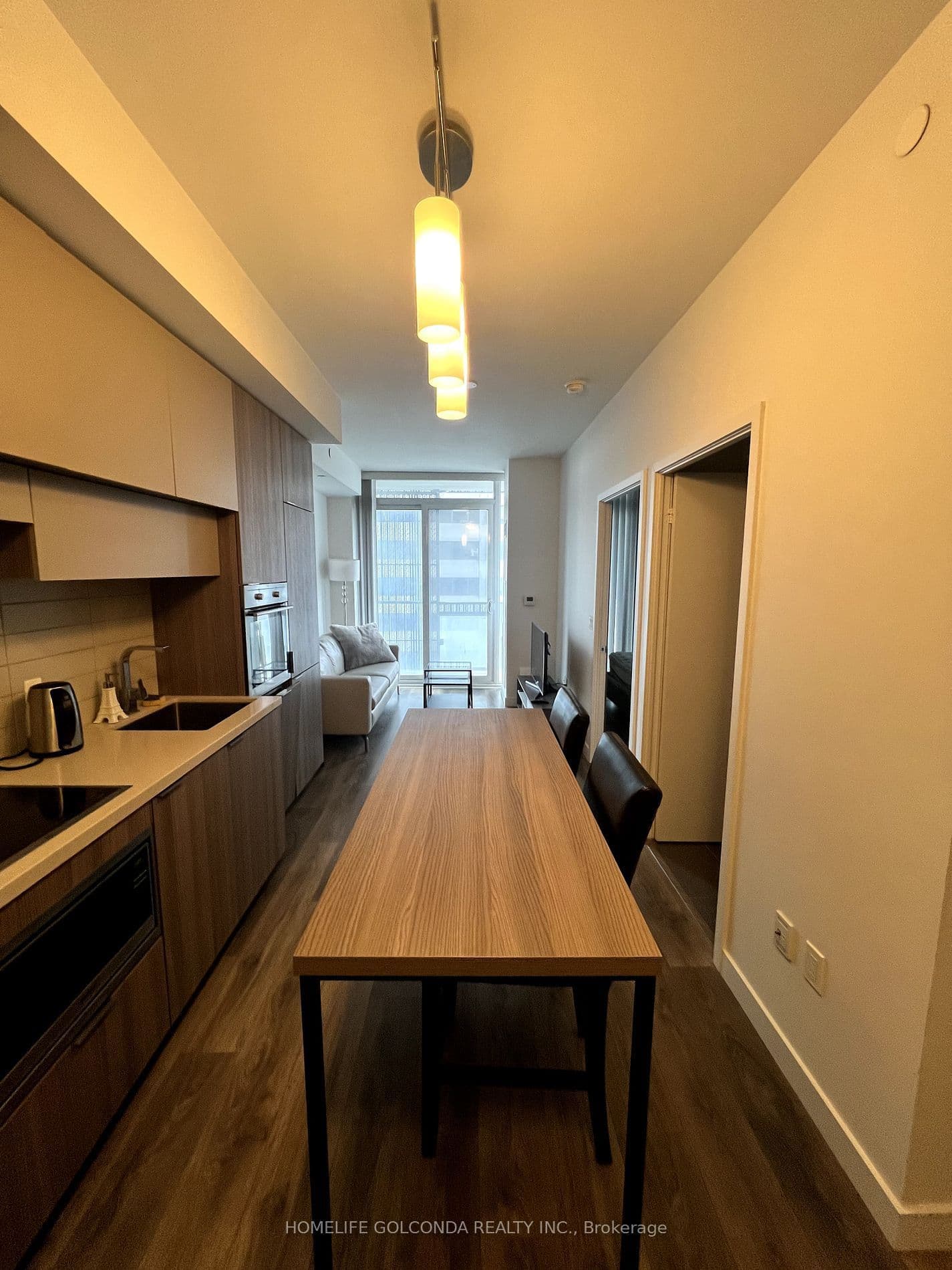 8 Eglinton Avenue E 504, Toronto C10, ON M4P 0C1