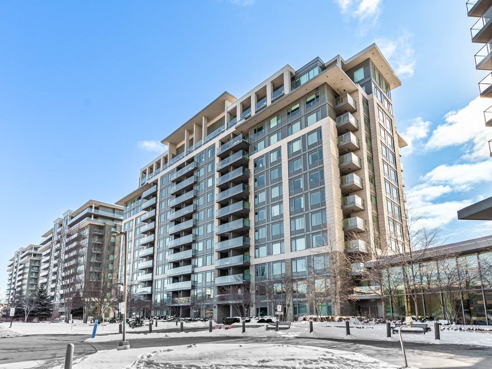 273 South Park Road 115, Markham, ON L3T 0B5