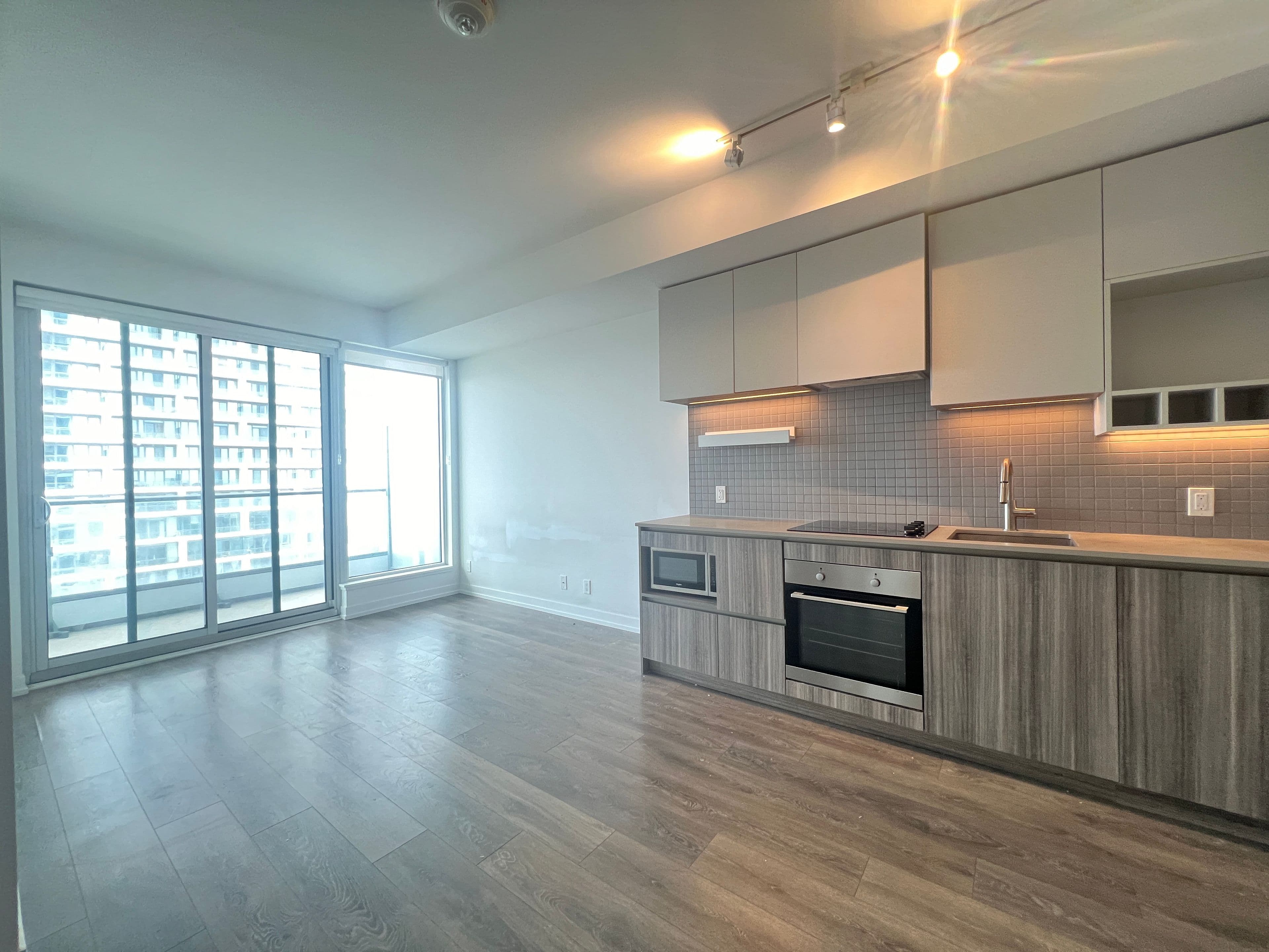 5 Buttermill Avenue 3101, Vaughan, ON L4K 0J5