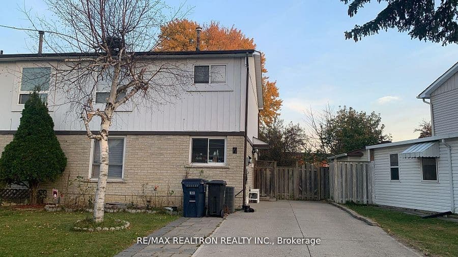 7 Parsell Square, Toronto E11, ON M1B 2A5