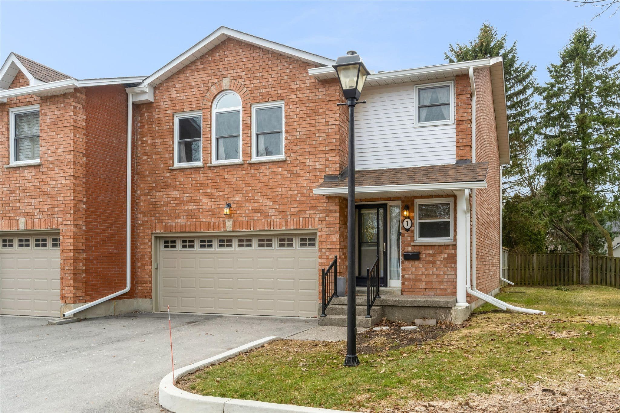 230 Meadowbrook Drive 1, Hamilton, ON L9G 4V2