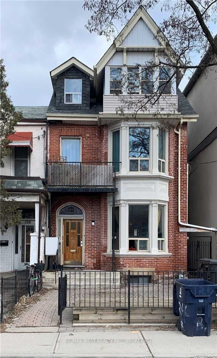124 Baldwin Street, Toronto C01, ON M5T 1L6