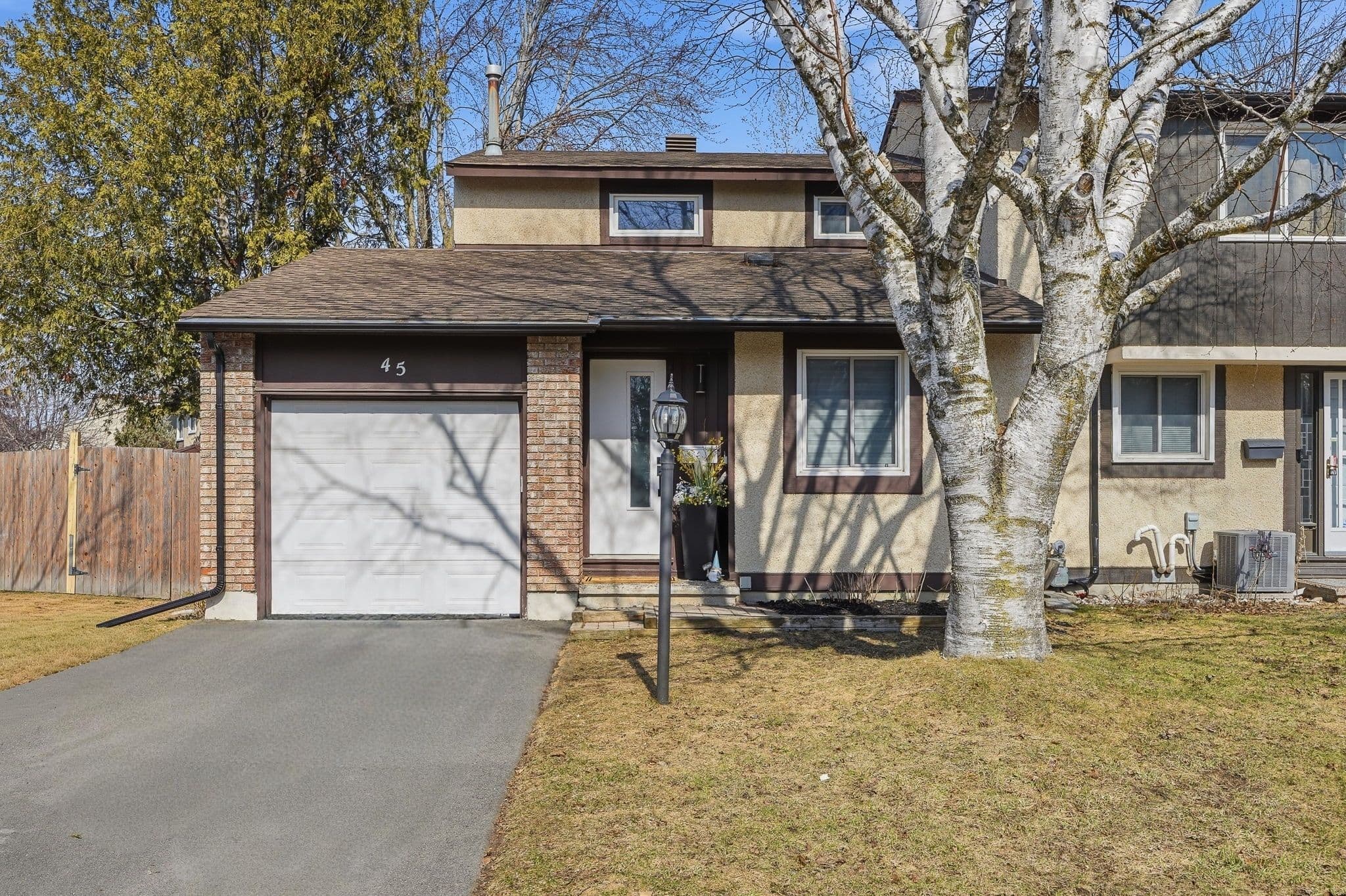 45 Tedwyn Drive, Barrhaven, ON K2J 1P9