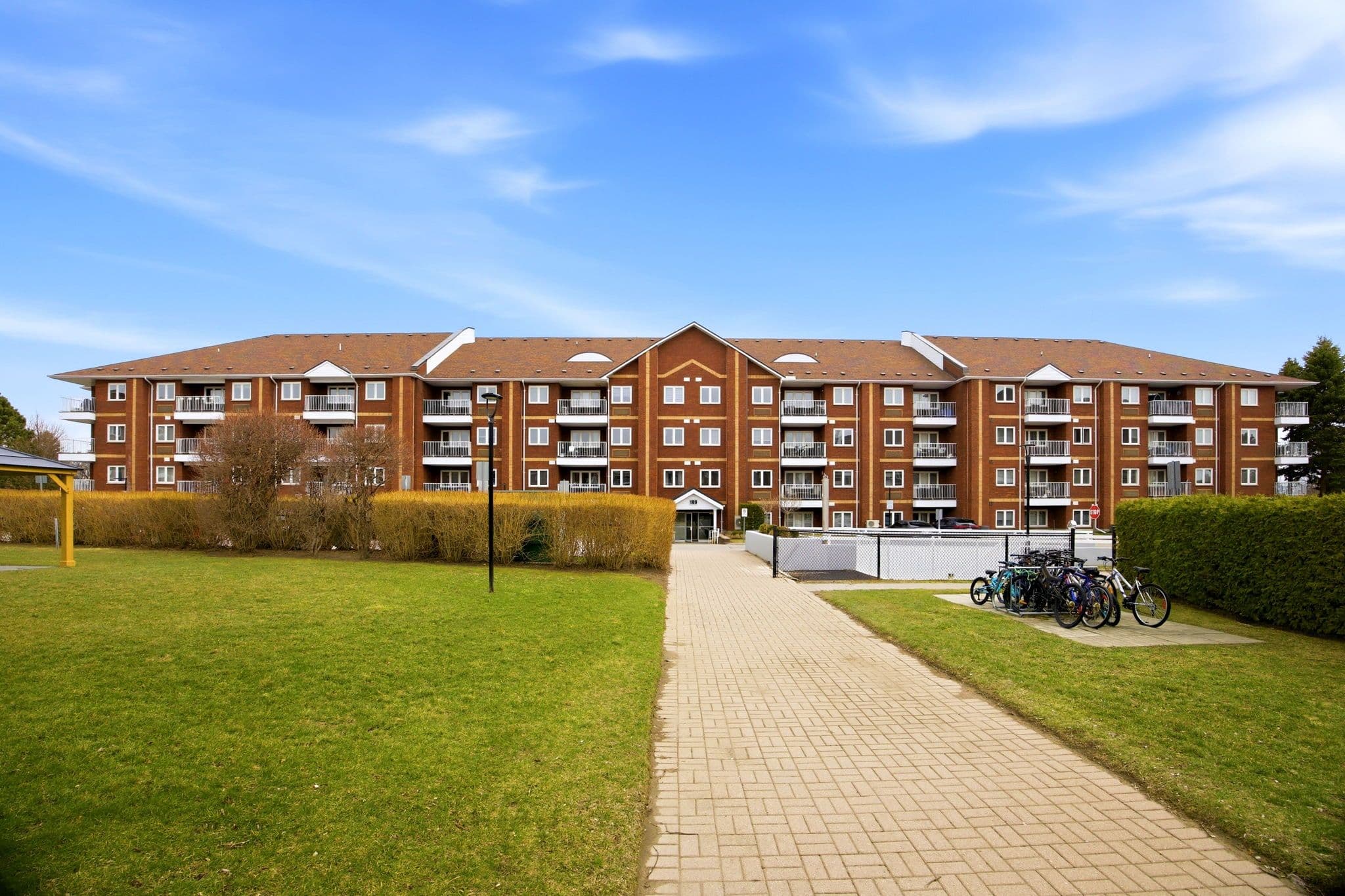 189 Lake Driveway N/A W 217, Ajax, ON L1S 7J1