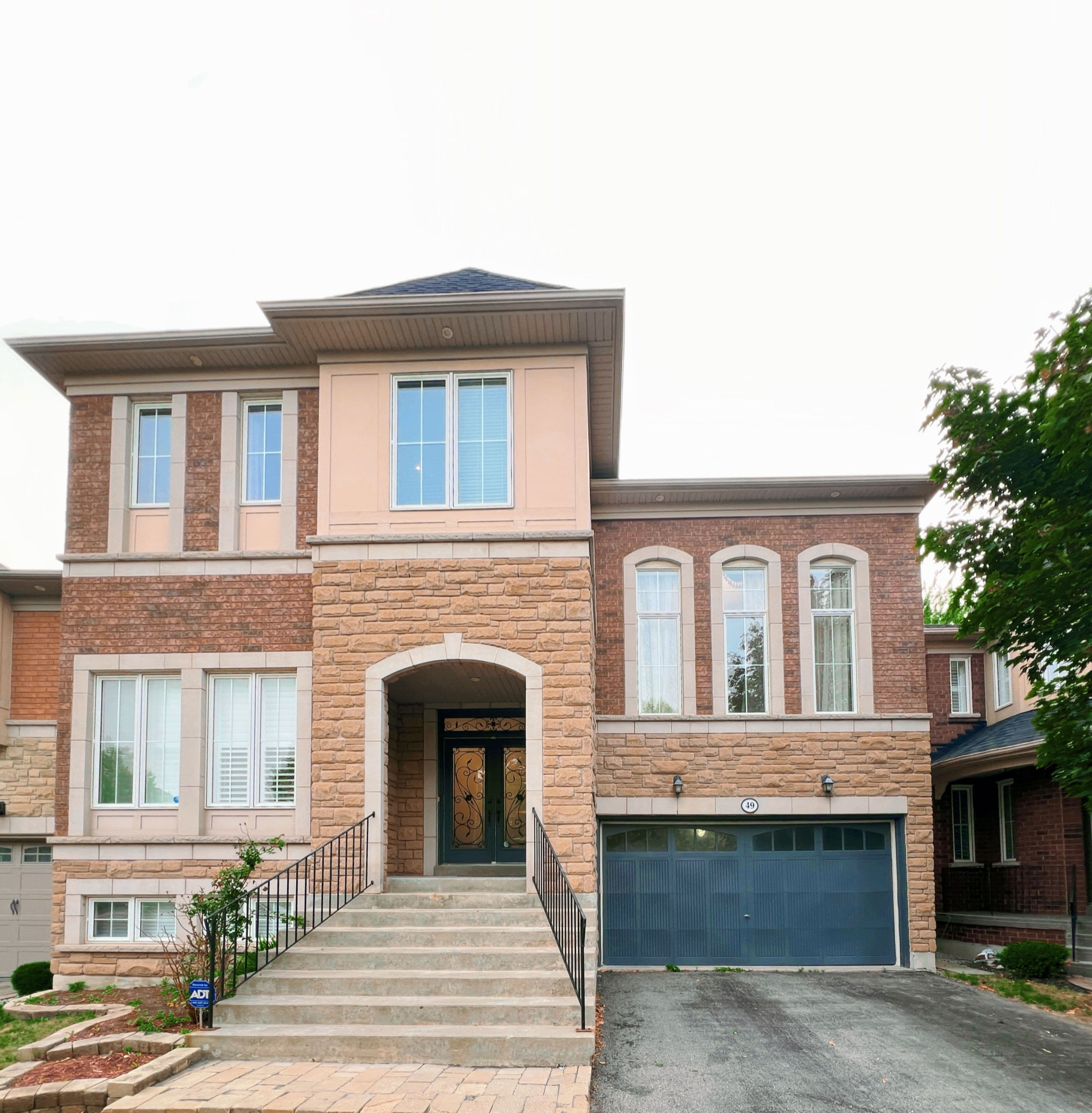 49 Portelli Crescent, Ajax, ON L1Z 0C4