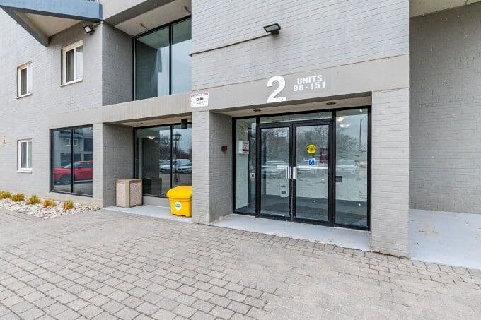 2001 Bonnymede Drive 120, Mississauga, ON L5J 4H8