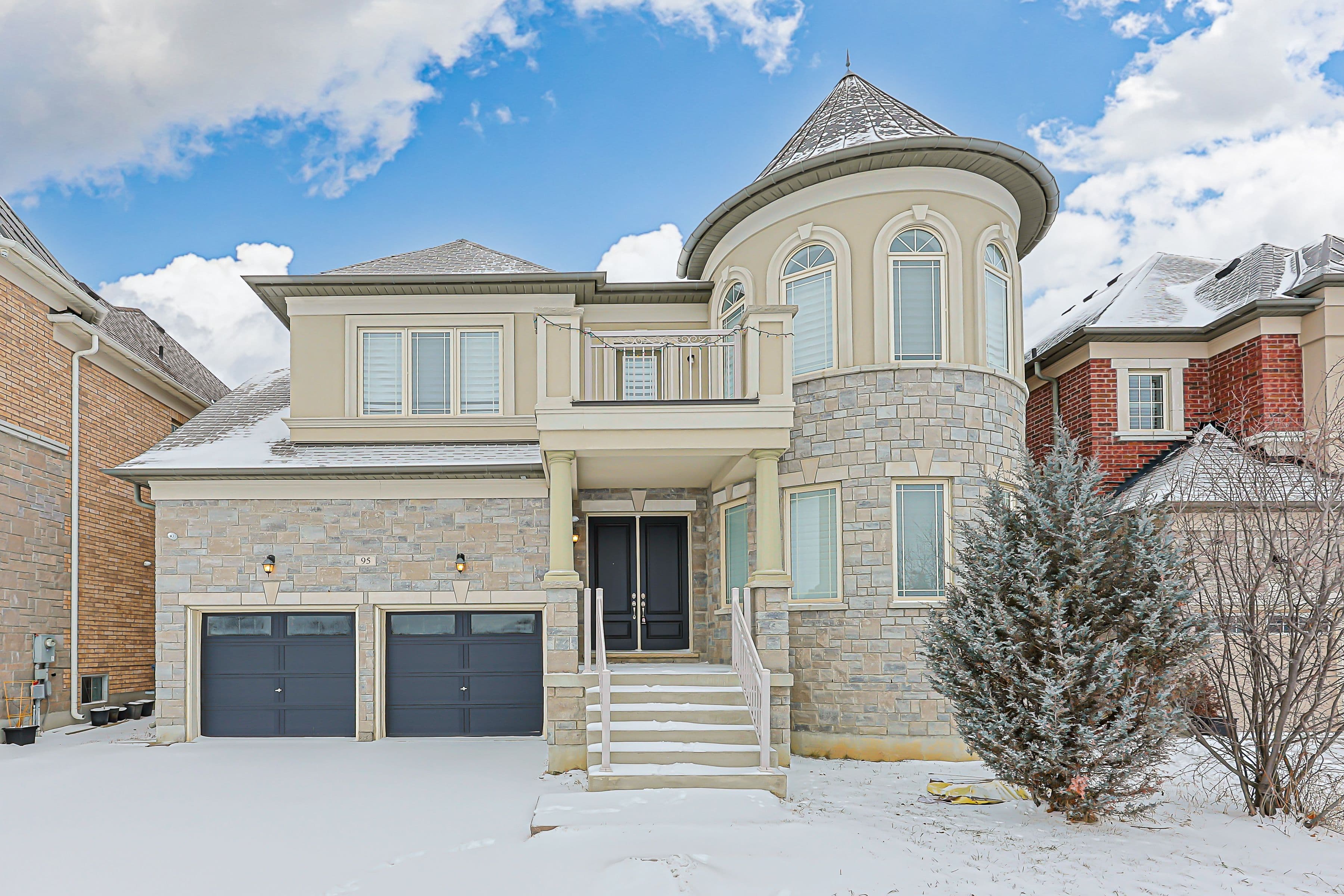 95 Chesney Crescent, Vaughan, ON L4H 4A5