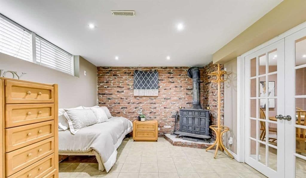 1209 Sixth Line Lower, Oakville, ON L6H 1W8