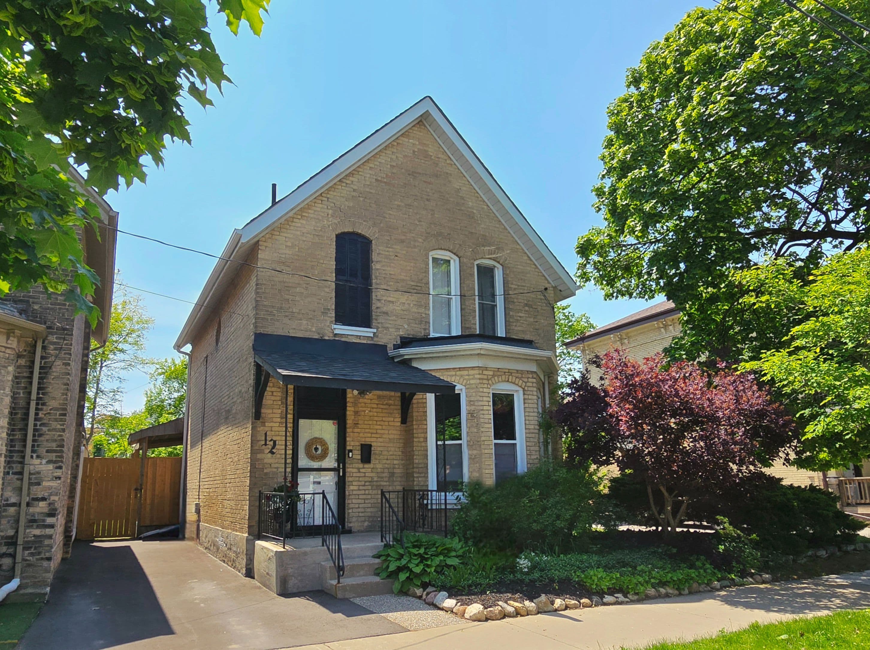 12 Pearl Street, Brantford, ON N3T 3N4