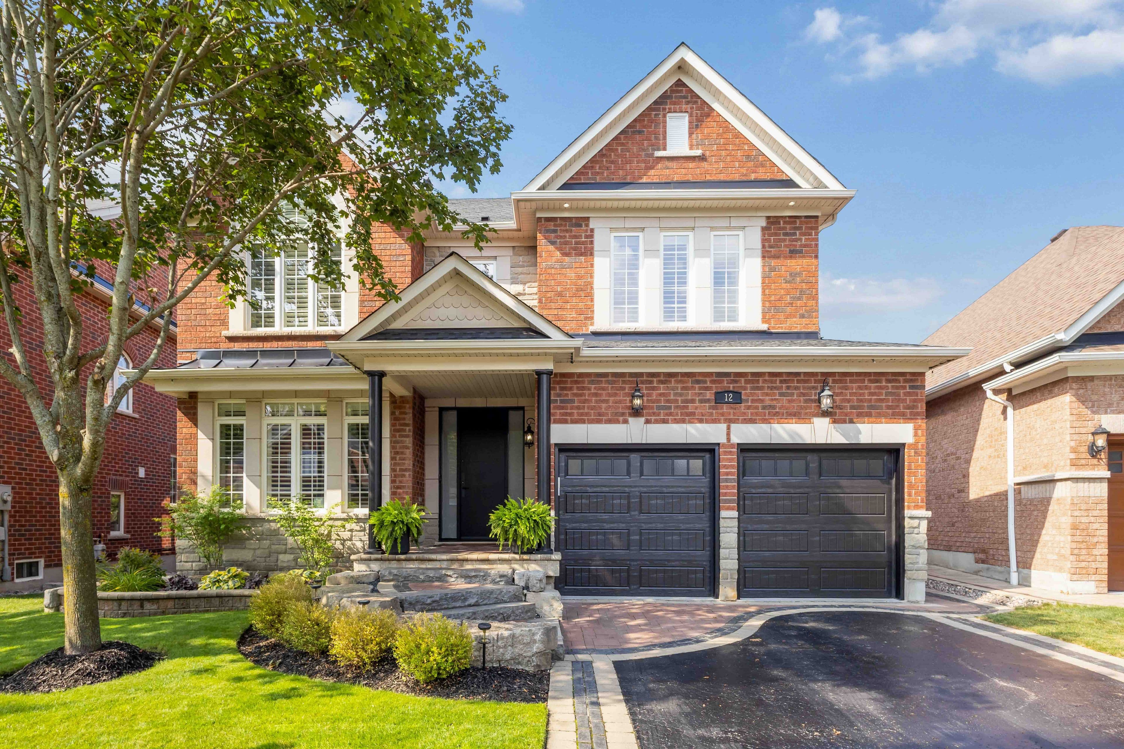 12 Branthaven Court, Whitby, ON L1M 0B2