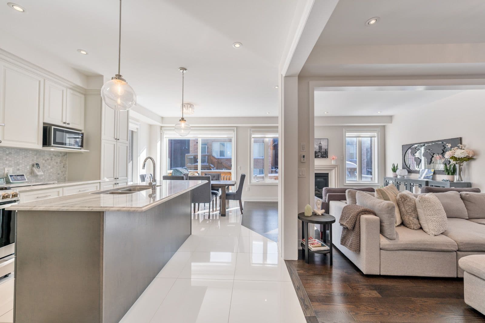 124 Mondial Crescent, East Gwillimbury, ON L9N 0S2