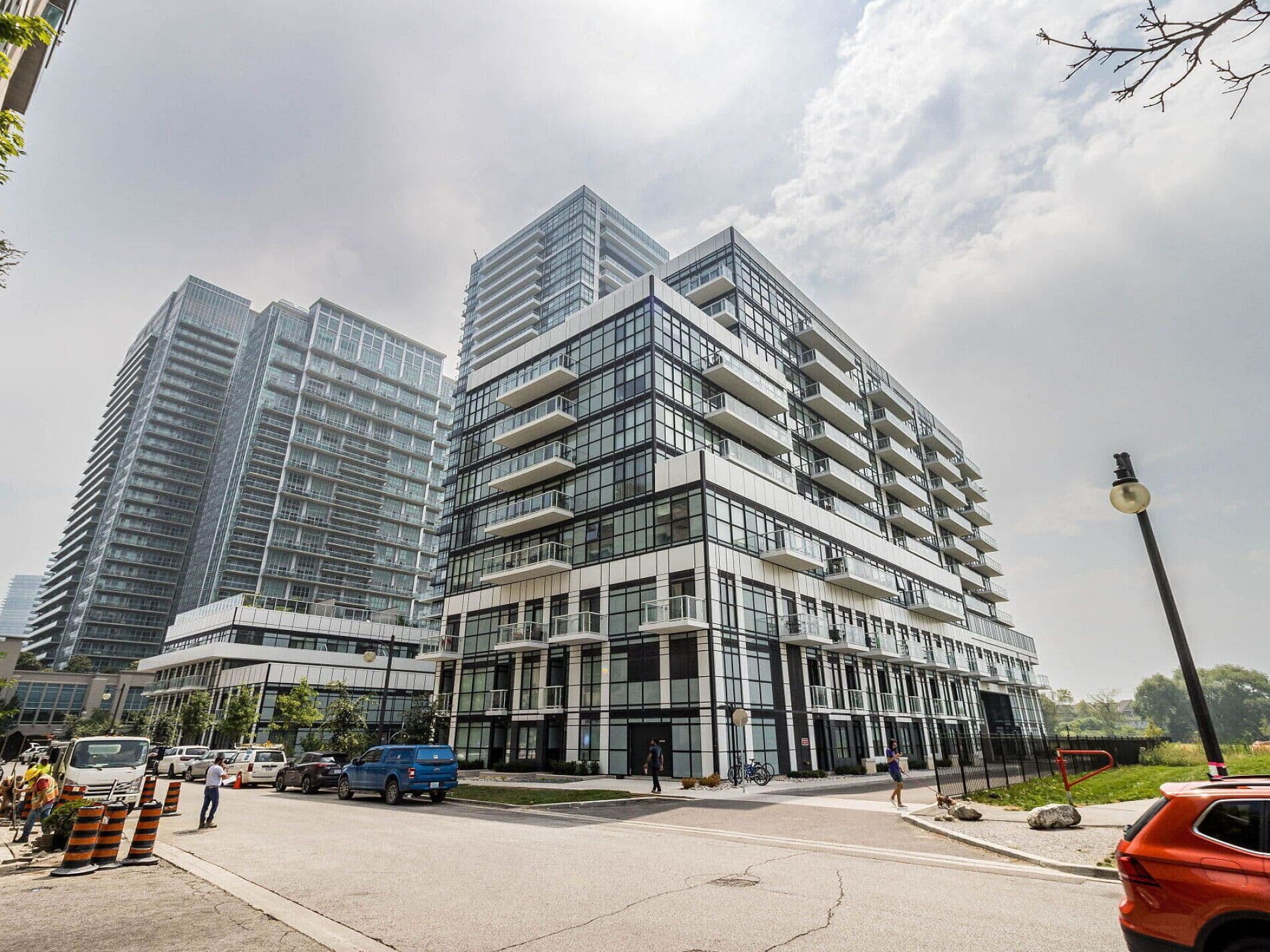 251 Manitoba Street 715, Toronto W06, ON M8Y 0C7