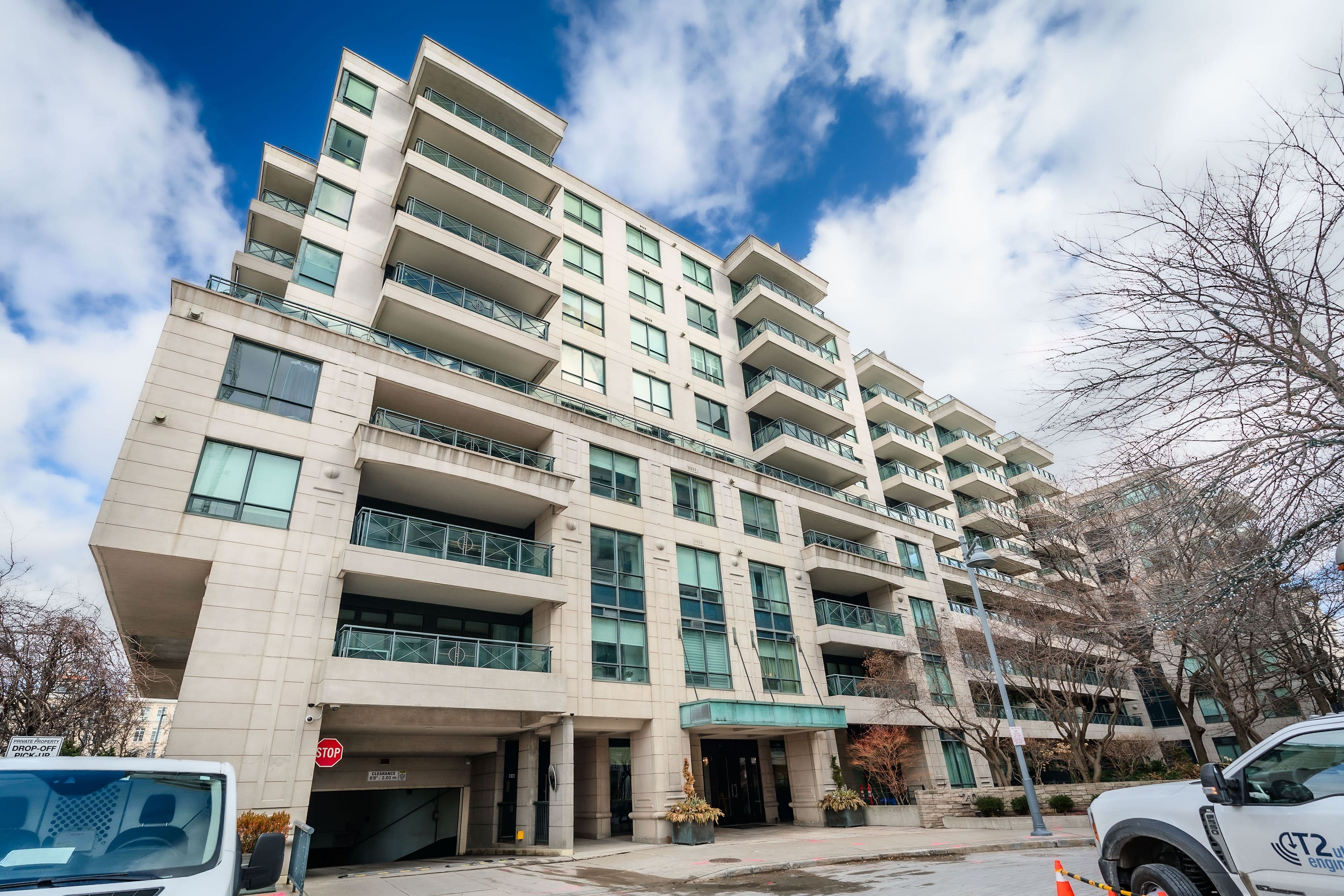 20 Scrivener Square 615, Toronto C09, ON M4W 3X9