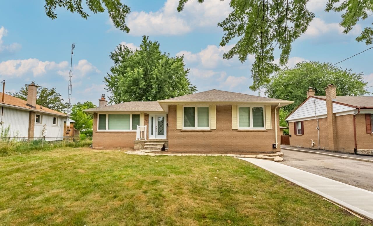 313 Ashbury Road E Lower, Oakville, ON L6K 2M2