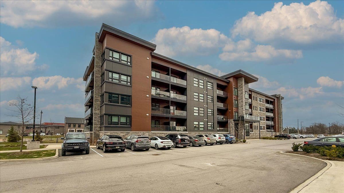 120 Summersides Boulevard 207, Pelham, ON L0S 1E1