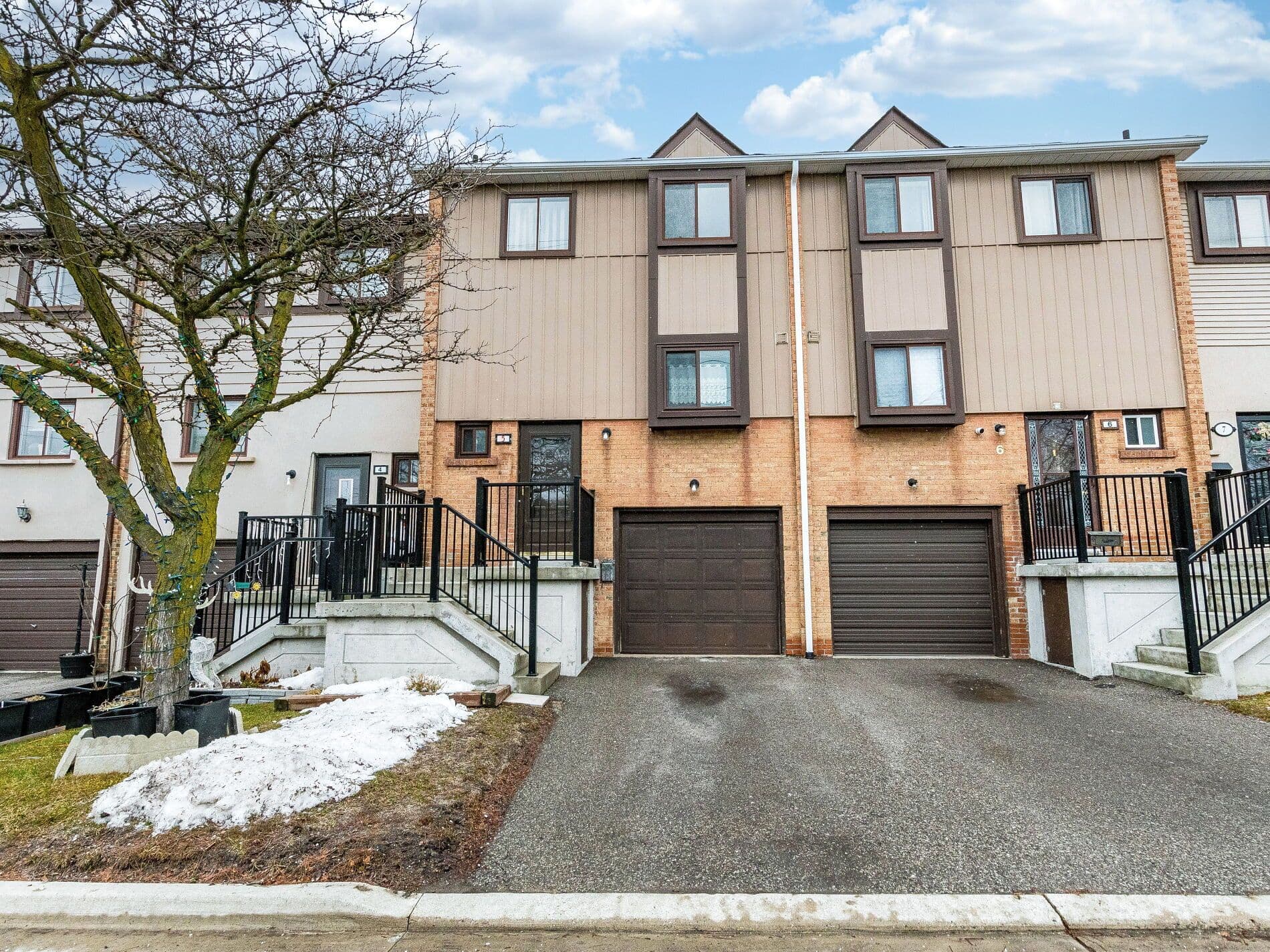 5 Moregate Crescent, Brampton, ON L6S 3K9