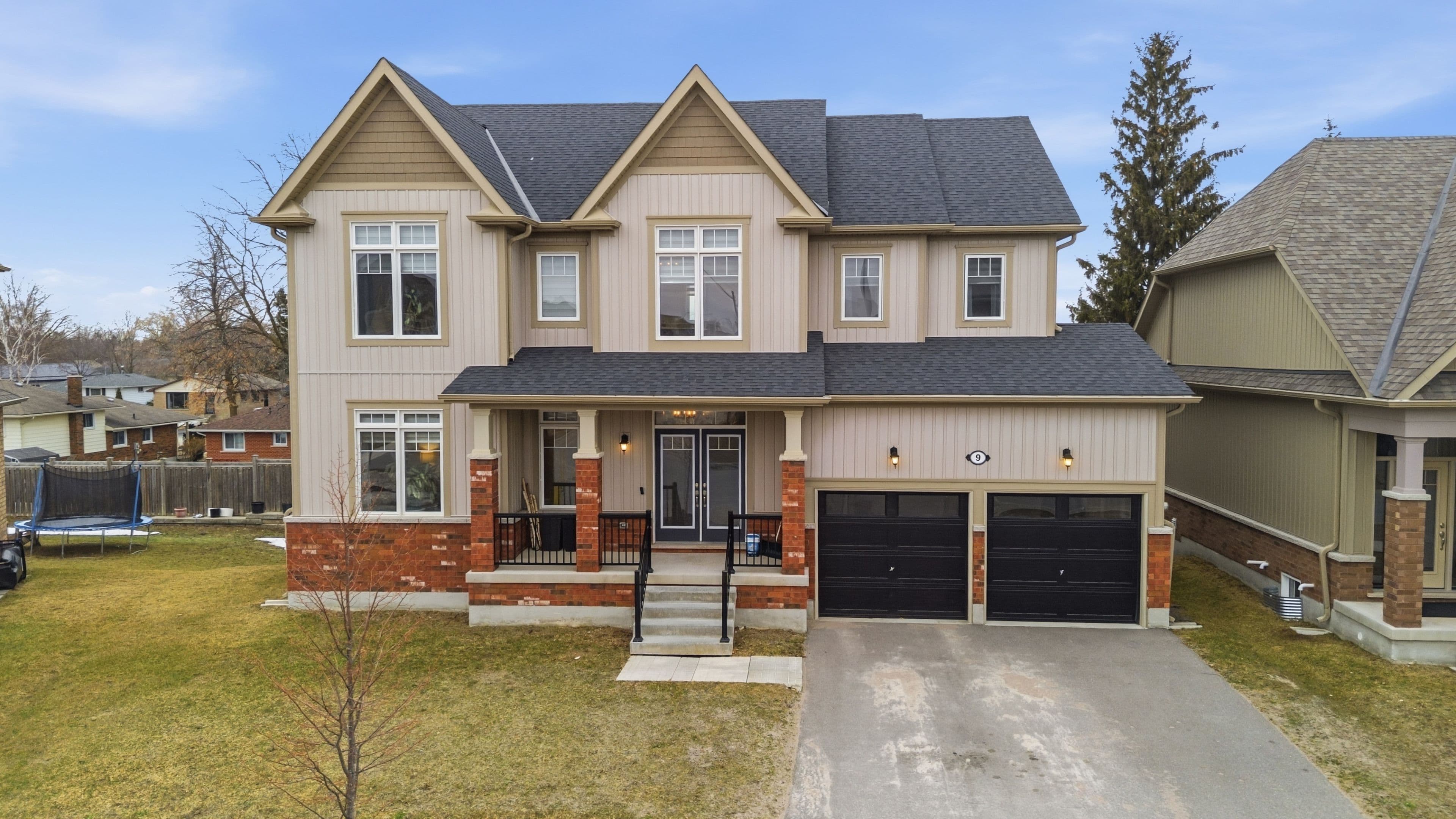 9 Mclean Avenue, Collingwood, ON L9Y 3V2