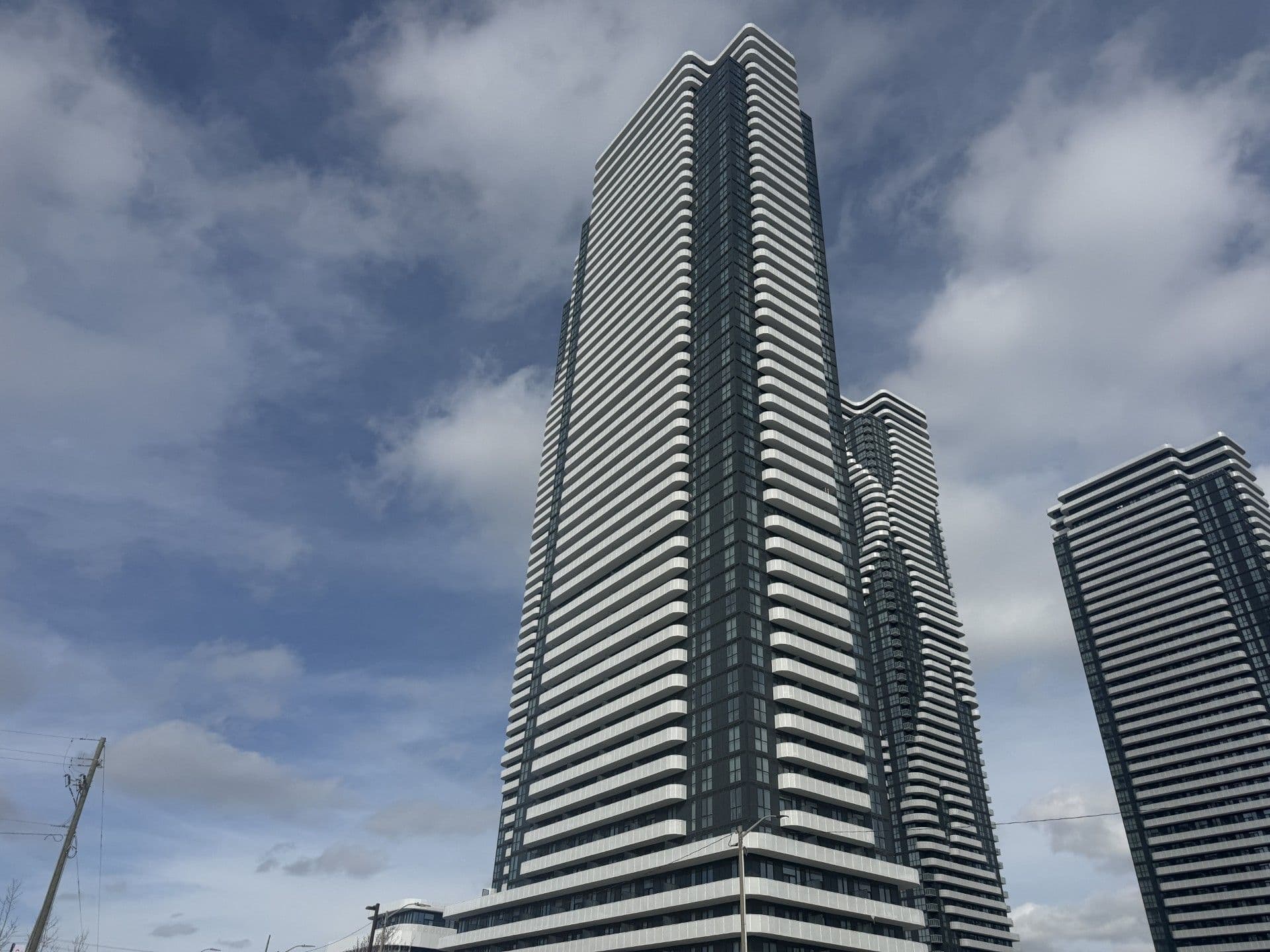 195 Commerce Street 312, Vaughan, ON L4K 0P9