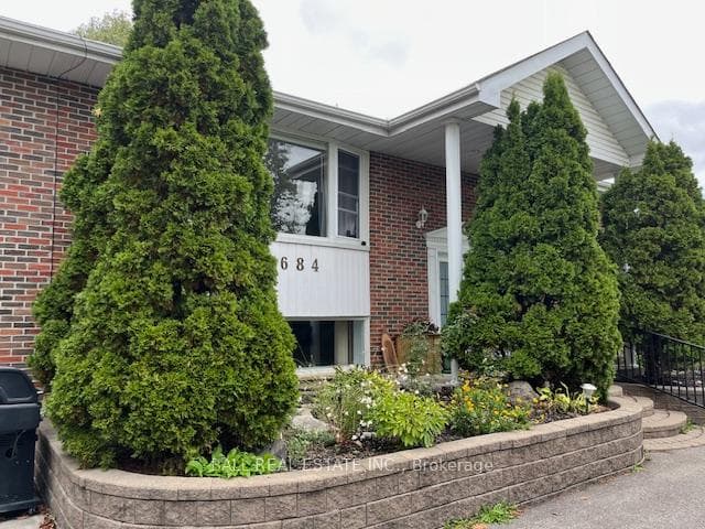 1684 Sherbrooke Street, Peterborough, ON K9J 6X4