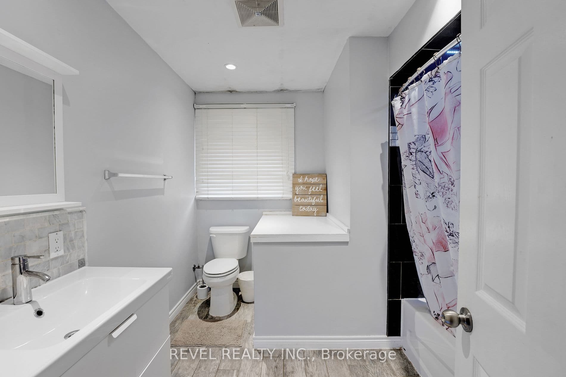 7658 Cavendish Drive MAIN, Niagara Falls, ON L2H 2T8