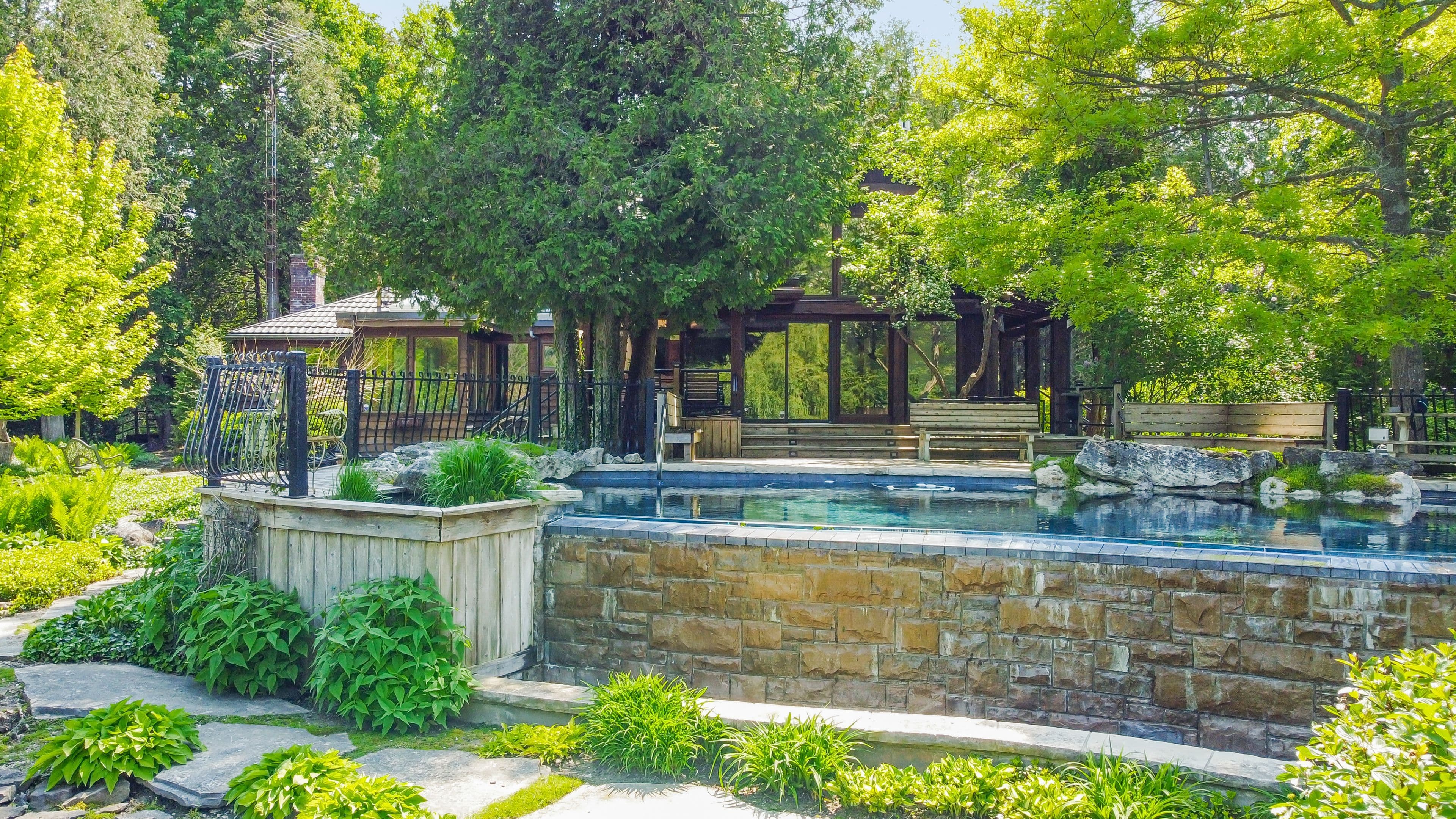 15 River Bluff Path, Guelph/Eramosa, ON N0B 2K0