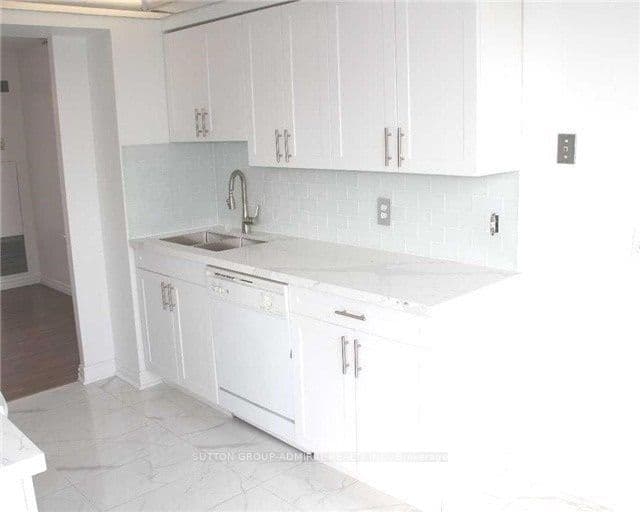 1121 Steeles Avenue W 909, Toronto C07, ON M2R 3W7