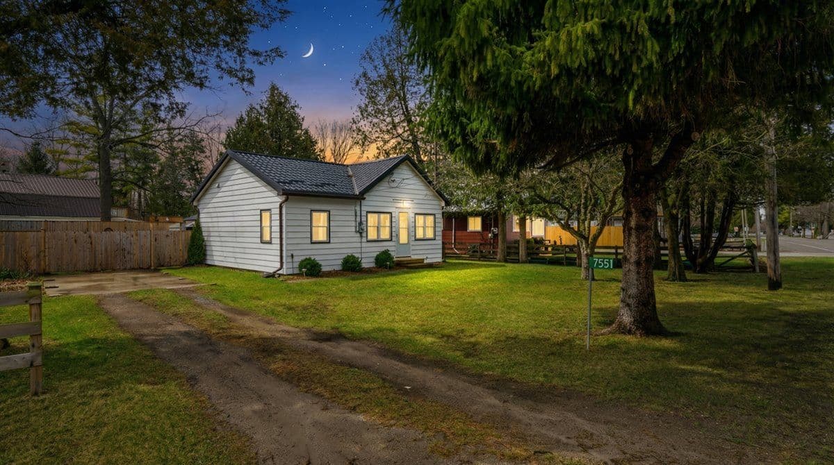 7551 Riverside Drive, Lambton Shores, ON N0M 2L0