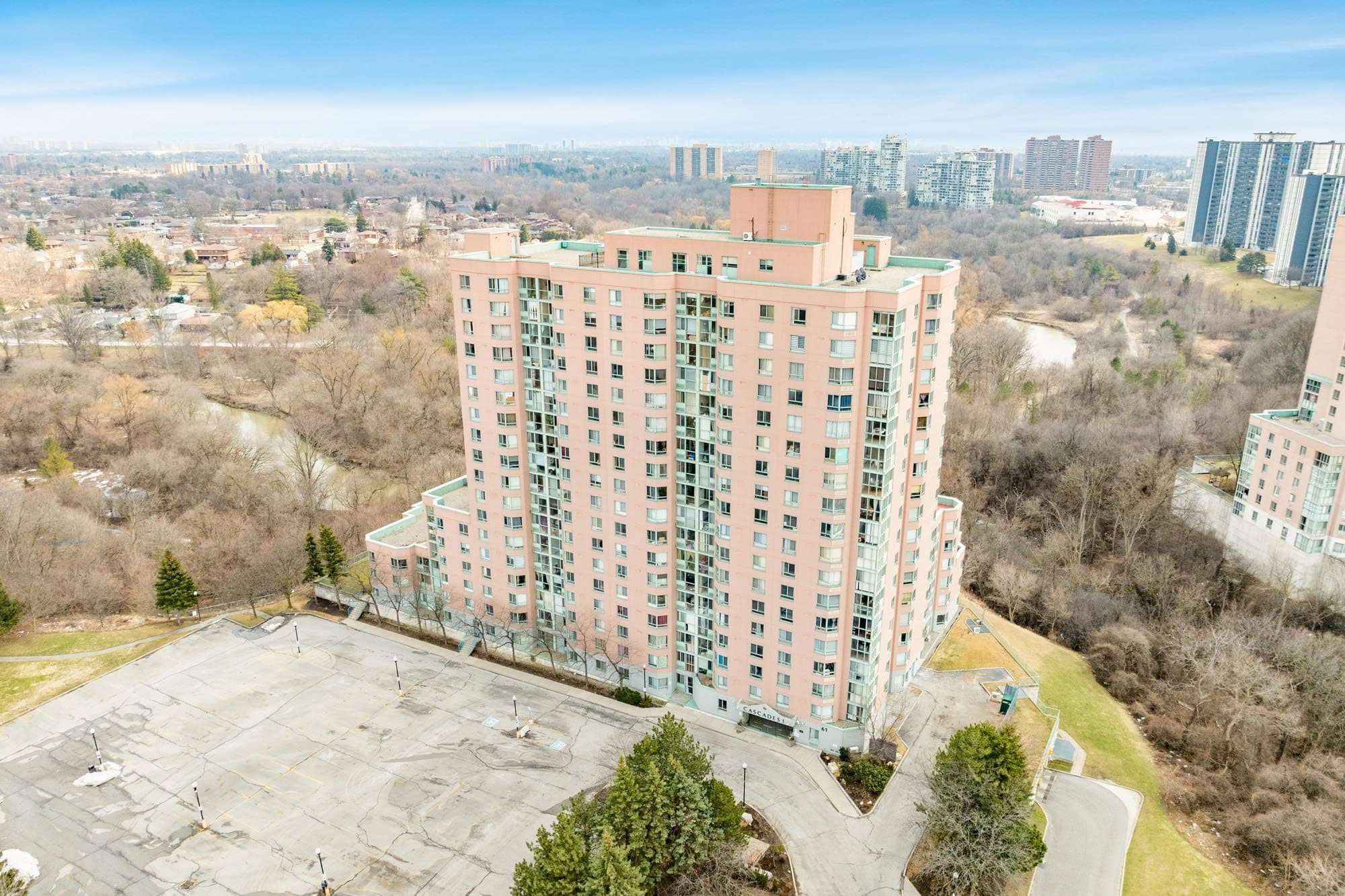 61 Markbrook Lane 507, Toronto W10, ON M9V 5E7