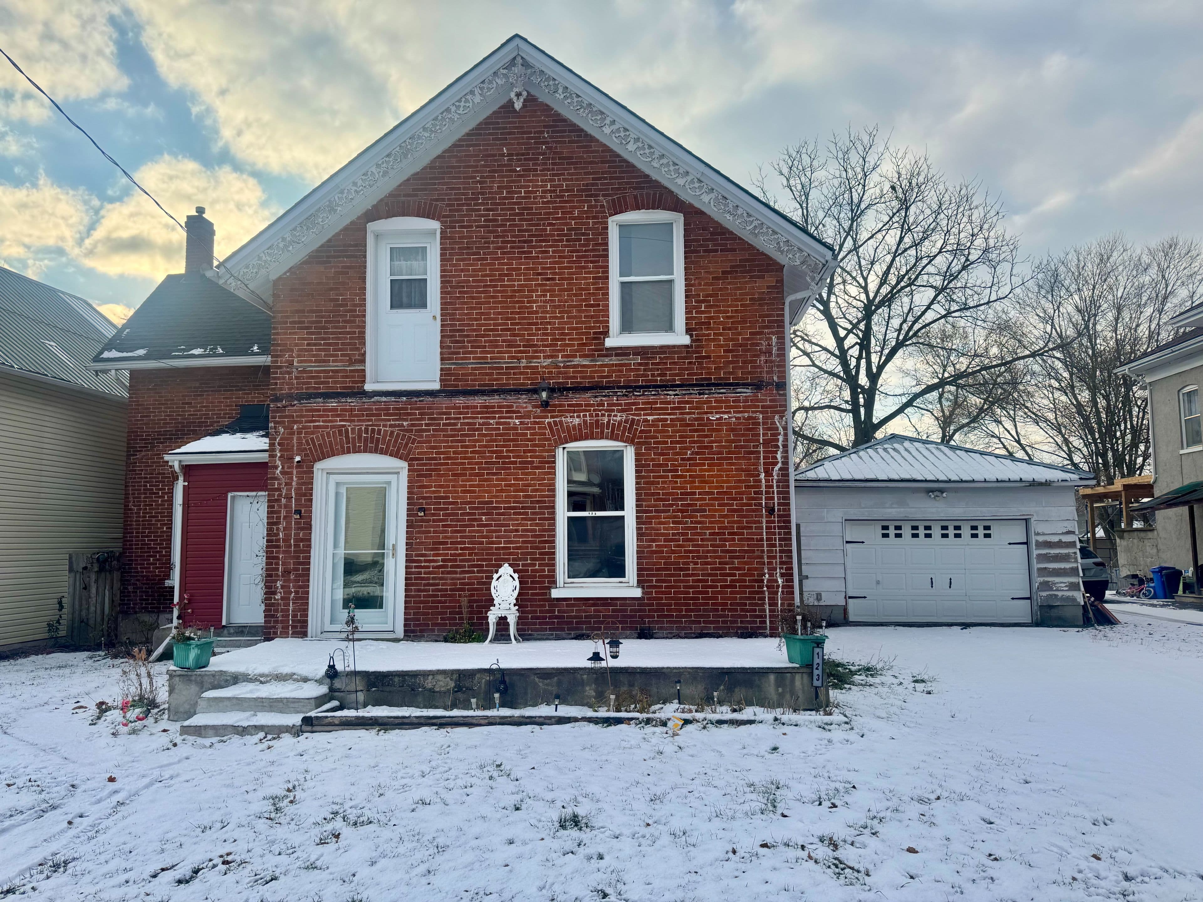 123 Green Street, Deseronto, ON K0K 1X0