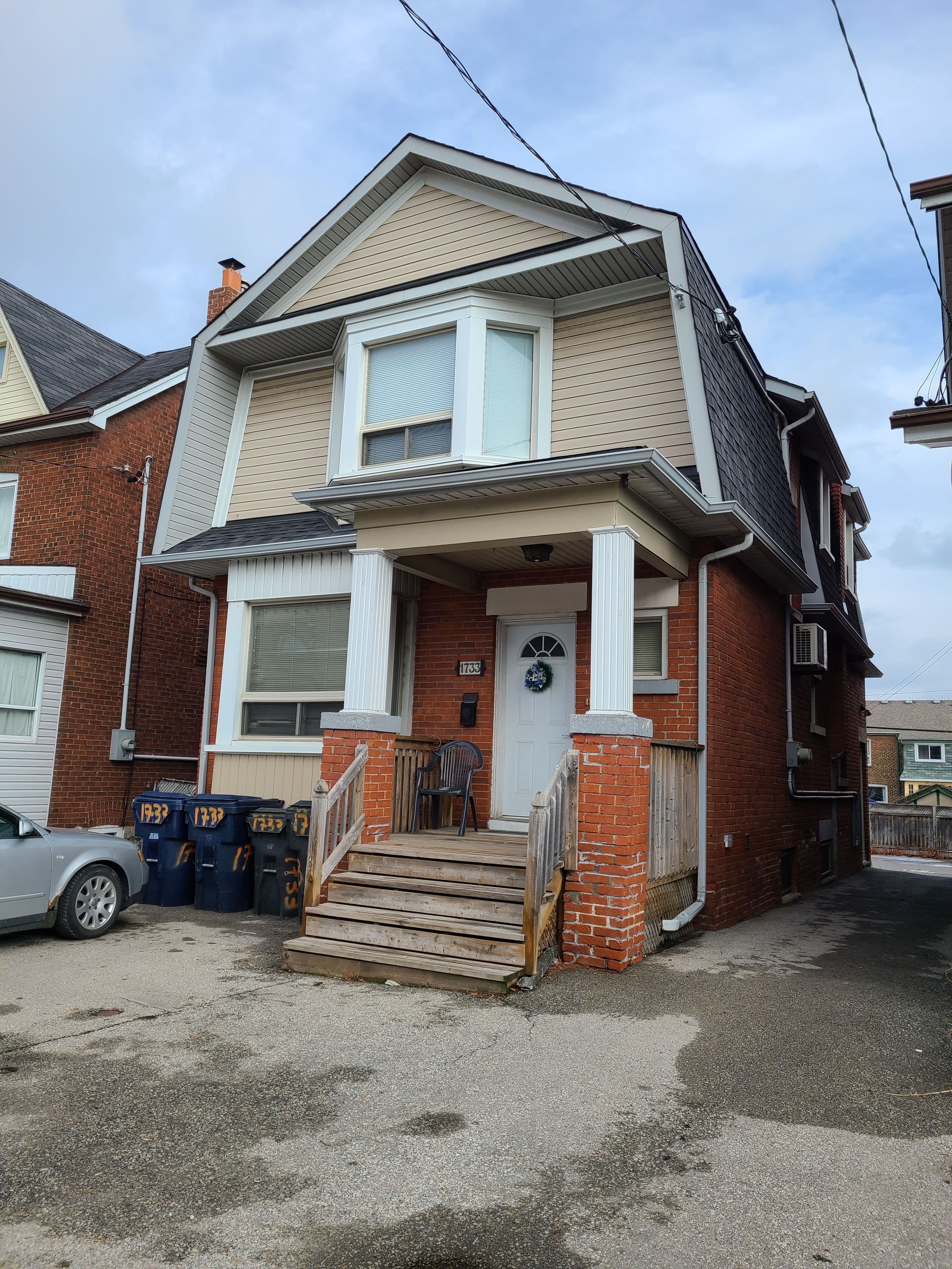1733 Dufferin Street, Toronto C03, ON M6E 3N9
