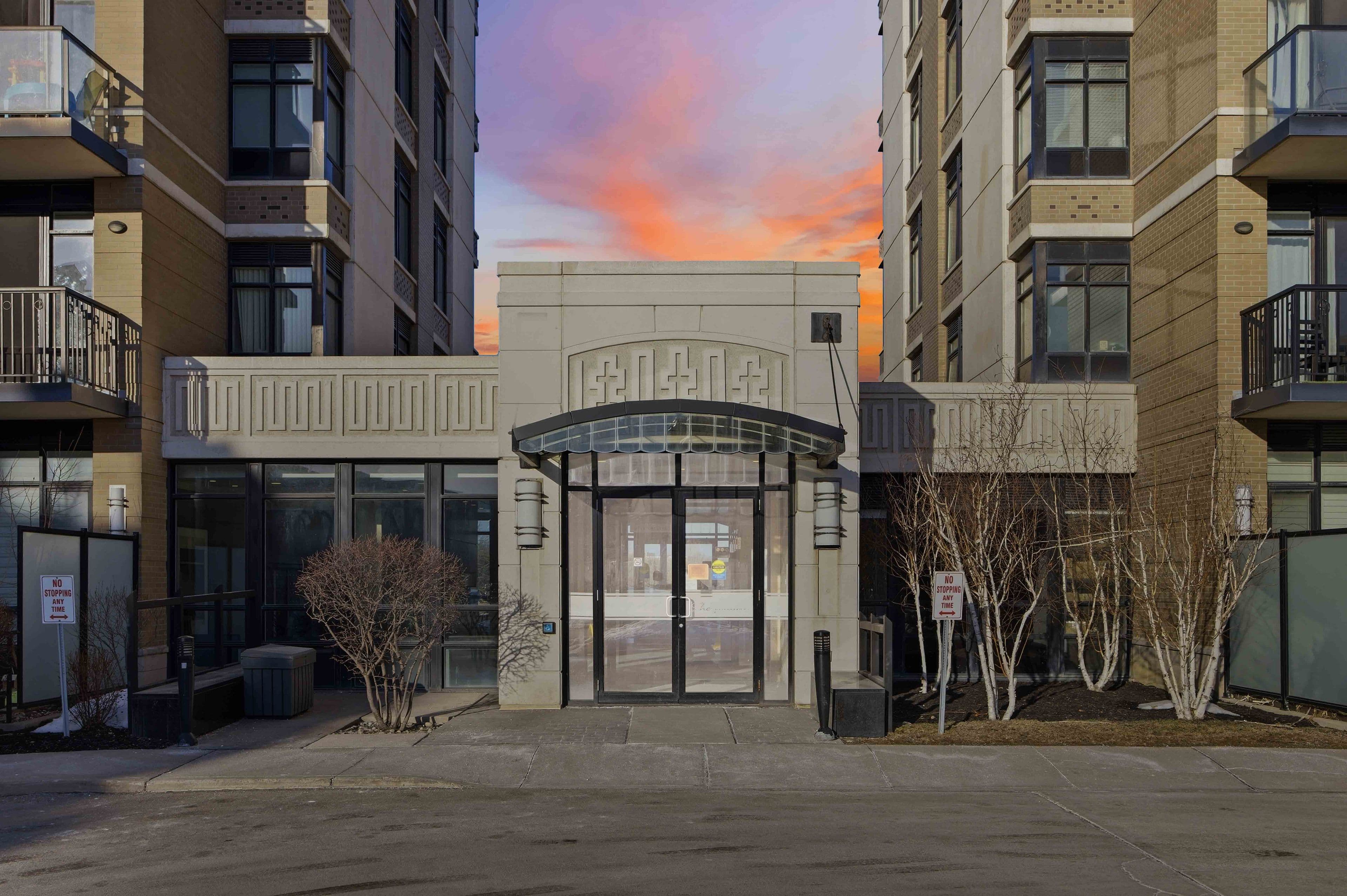 151 Upper Duke Crescent 617, Markham, ON L6G 0E1