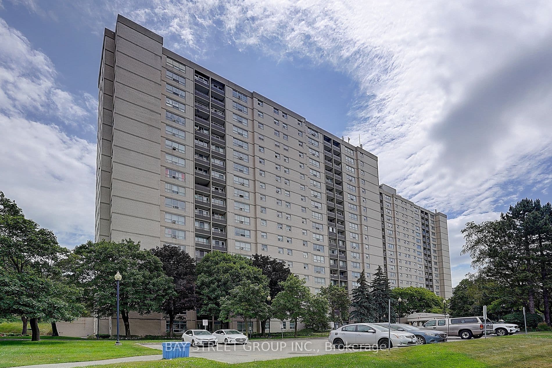 5 Parkway Forest Drive 1512, Toronto C15, ON M2J 1L2
