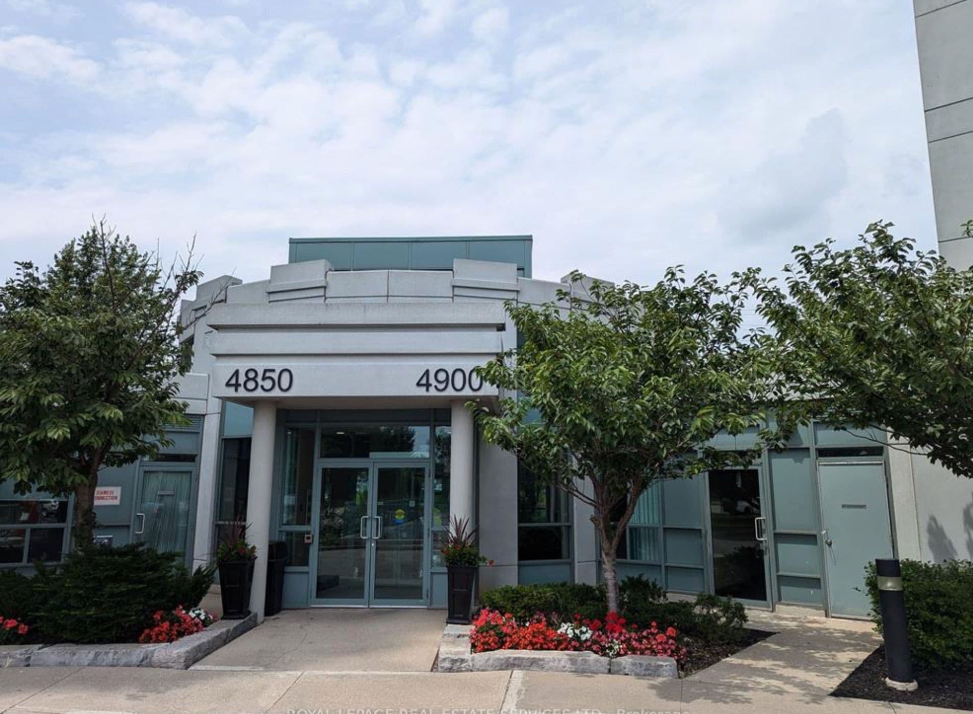 4850 Glen Erin Drive 101, Mississauga, ON L5M 7S1