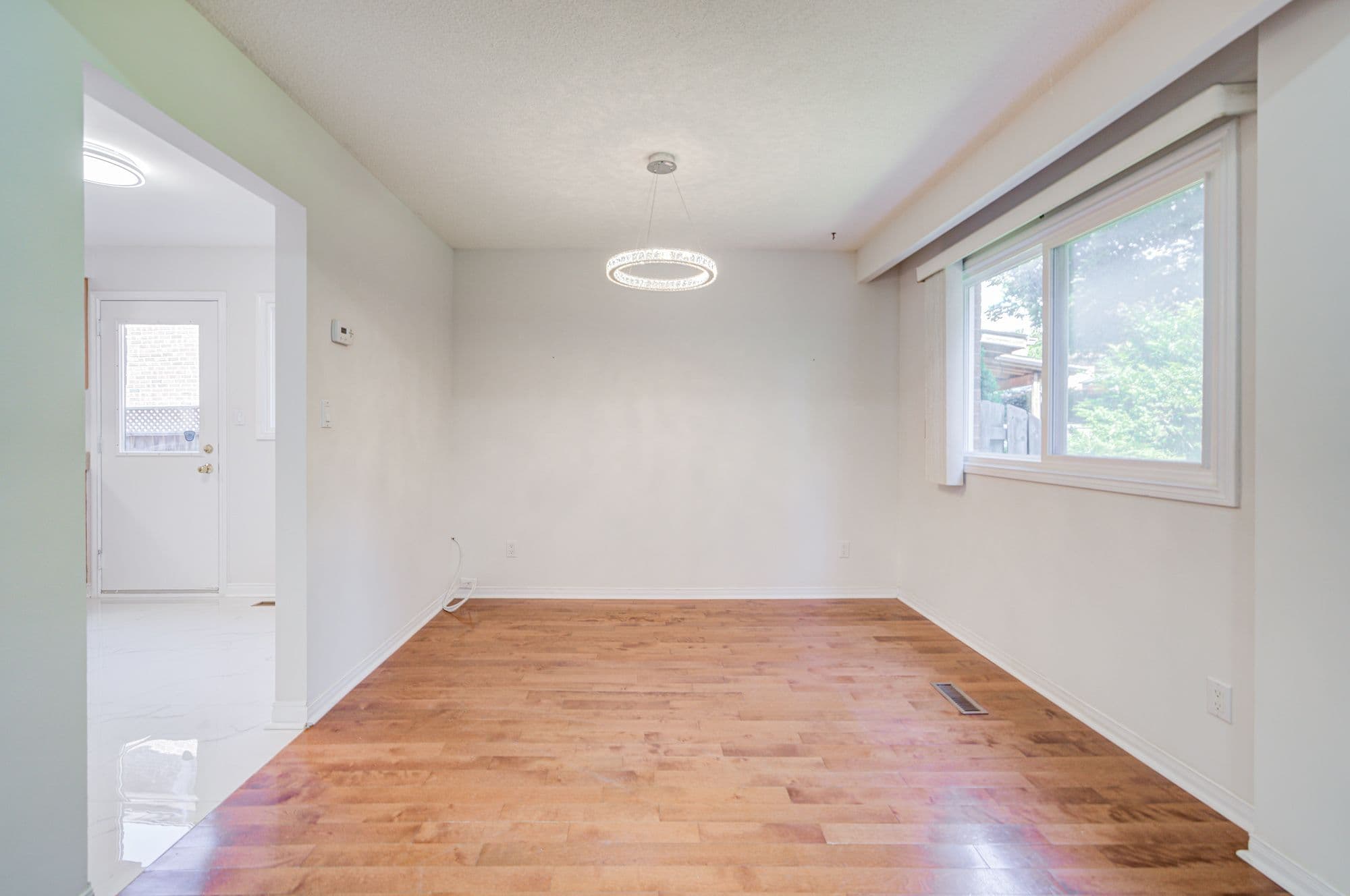 319 Hillside Drive, Mississauga, ON L5M 2N3