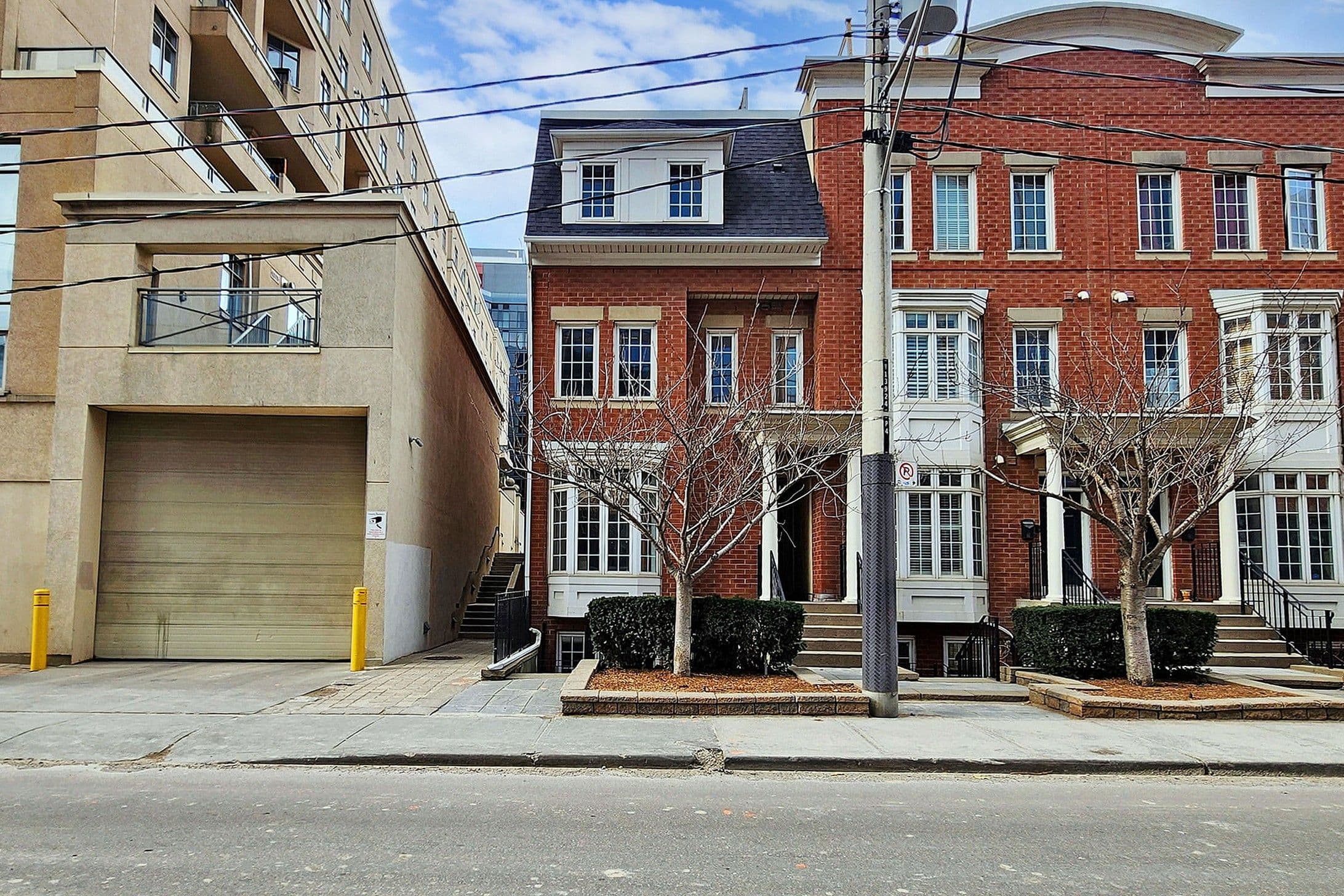 4A Portland Street, Toronto C01, ON M5V 3N6