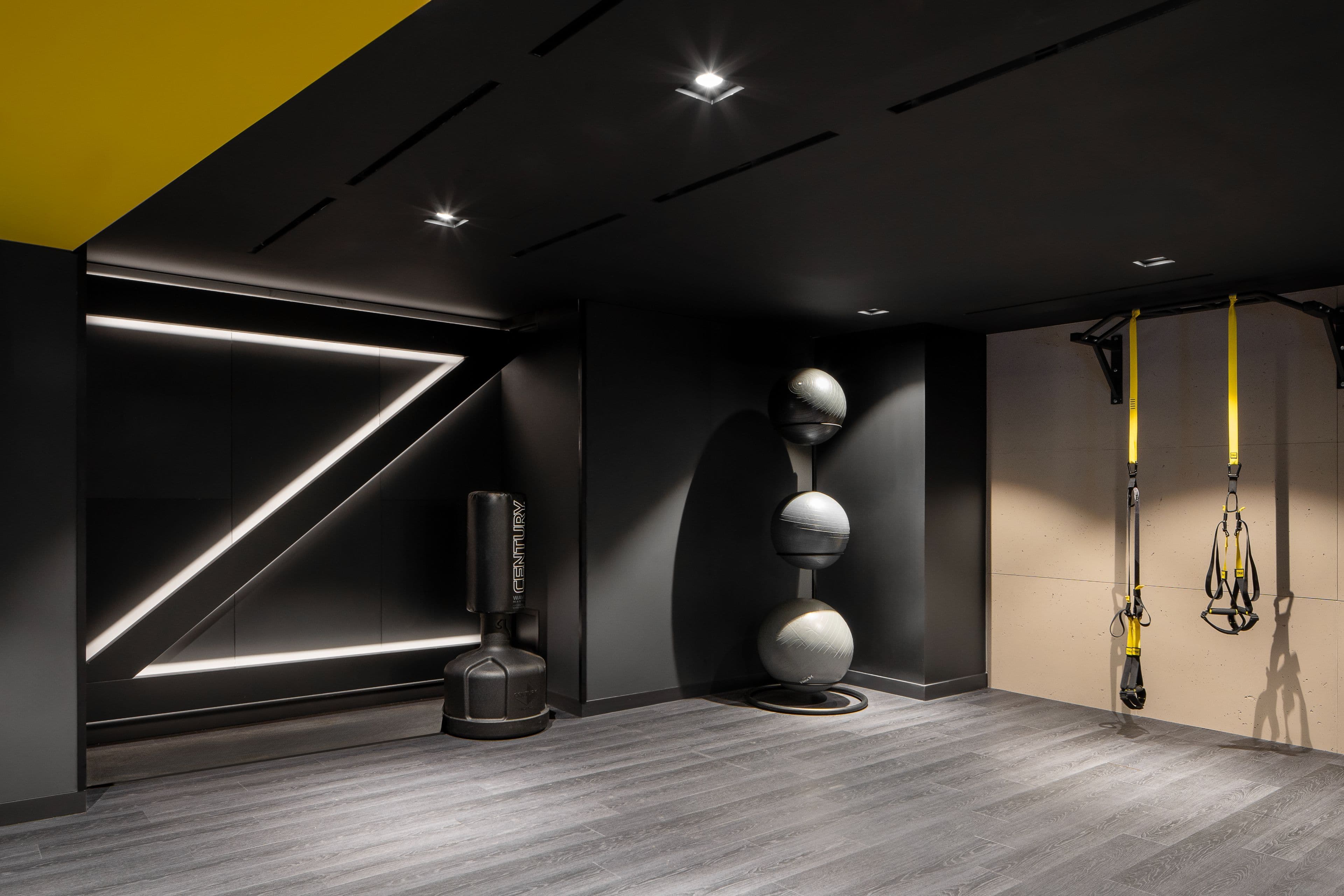 36 Zorra Street 1608, Toronto W08, ON M8Z 0G5