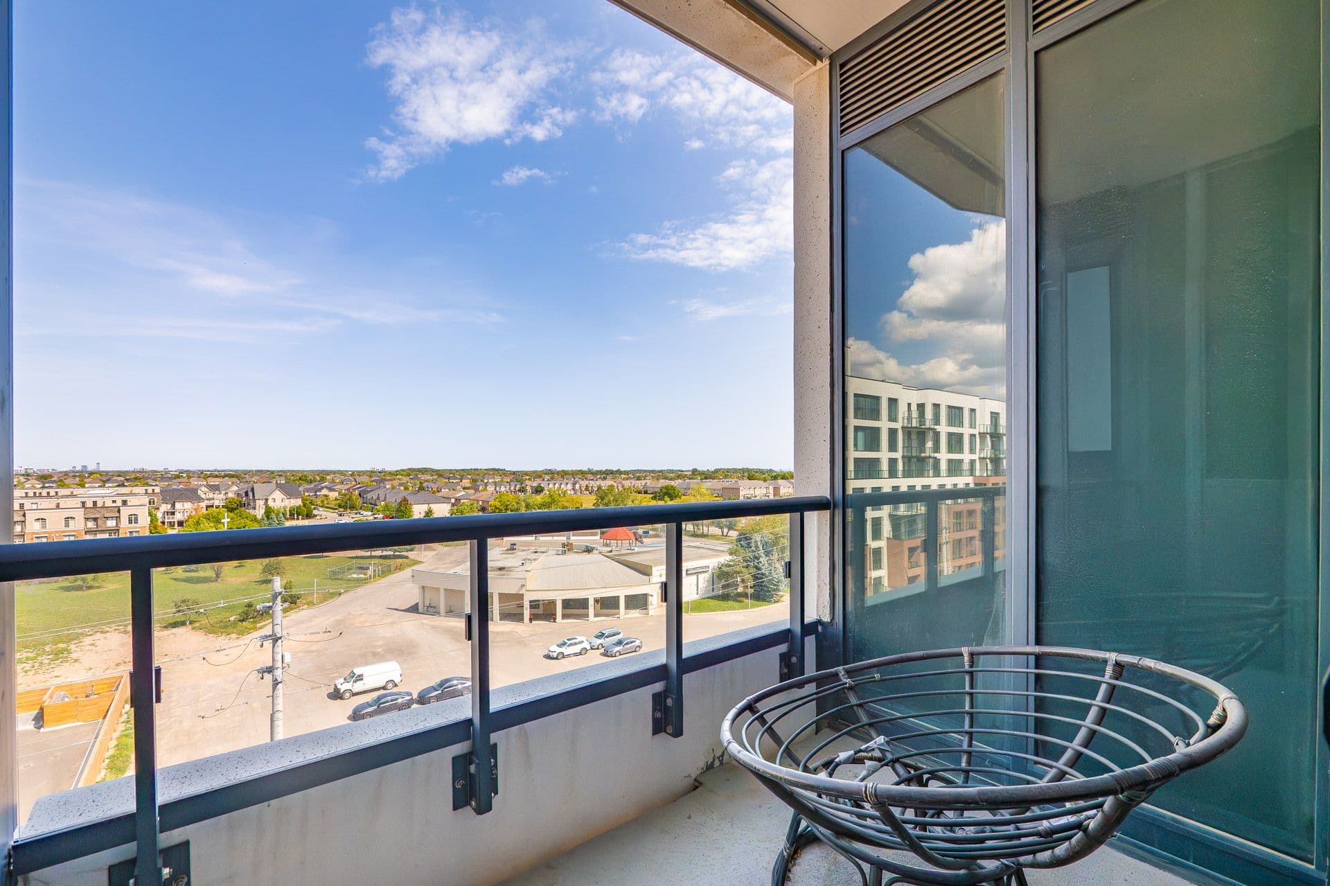 2450 Old Bronte Road 607, Oakville, ON L6M 5P6