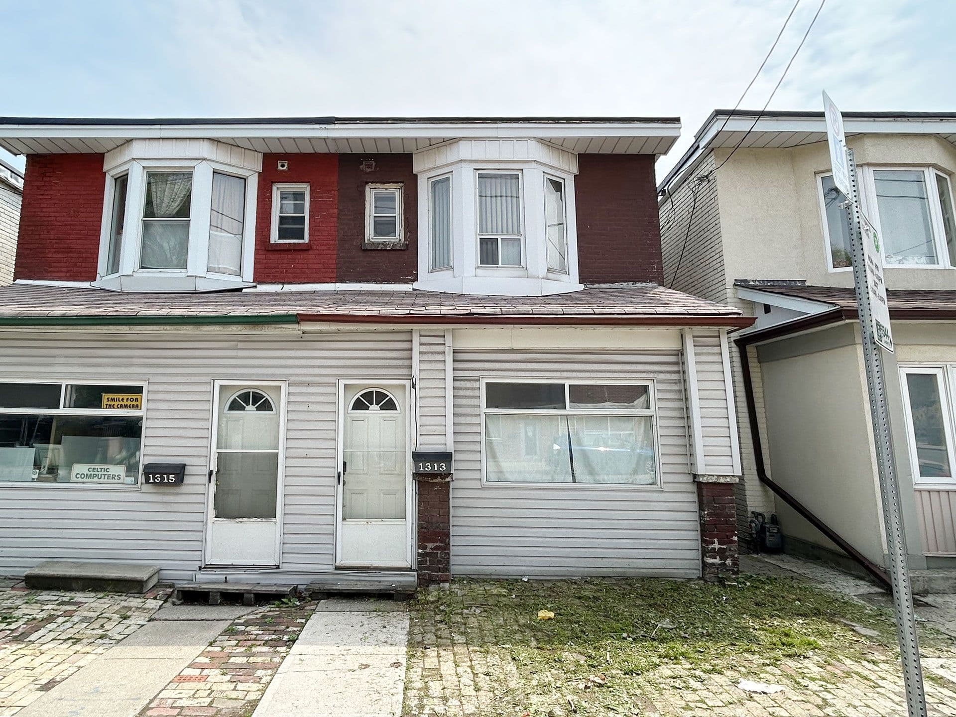 1313 Gerrard Street, Toronto E01, ON M4L 1Y8