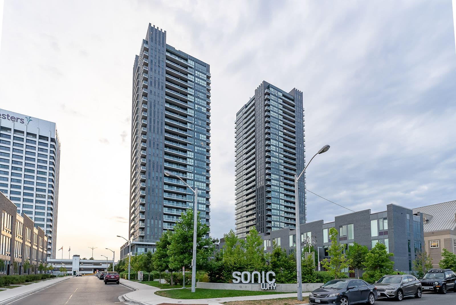 6 Sonic Way 2203, Toronto C11, ON M3C 0P1