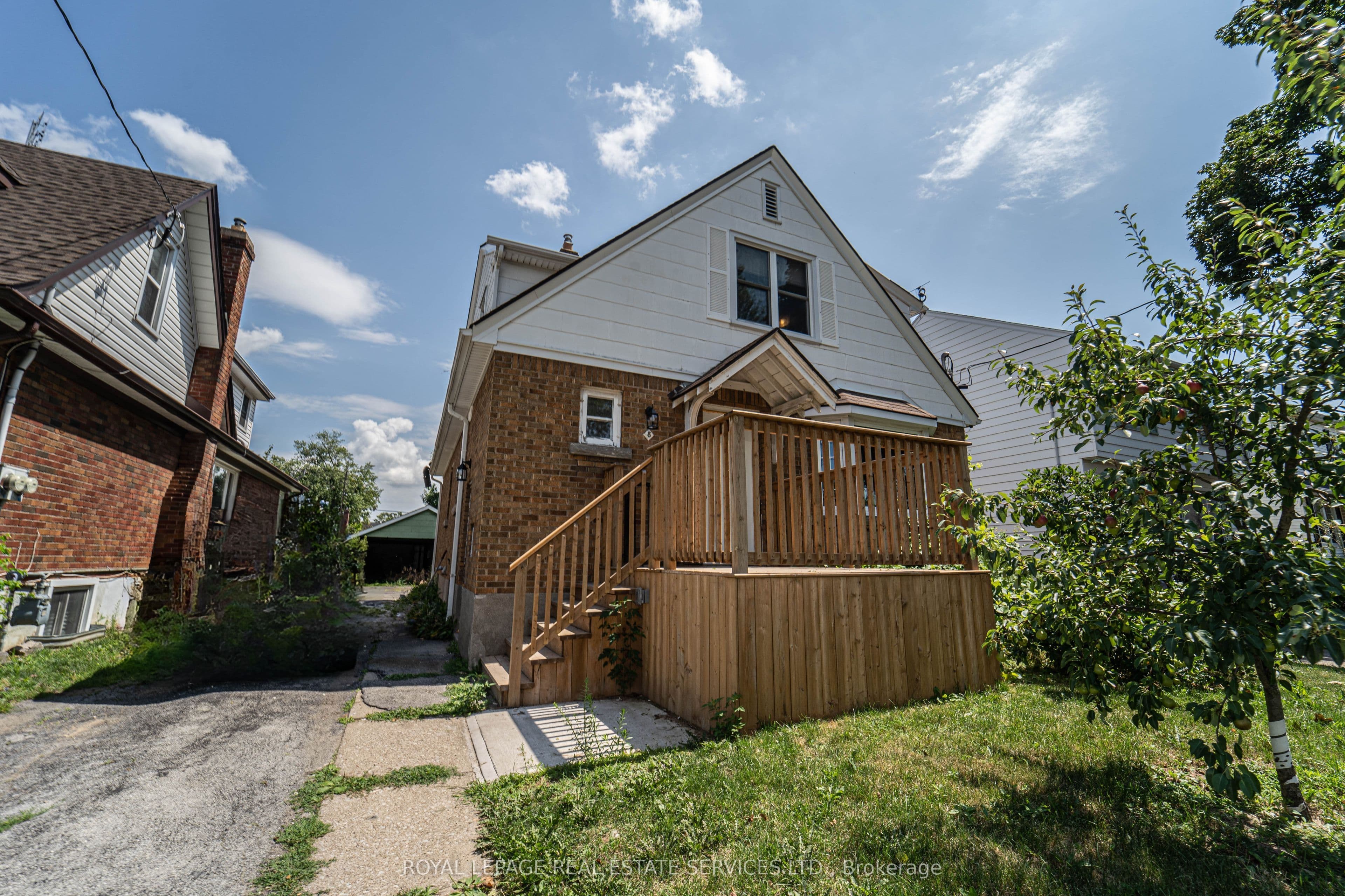 8 Bruce Street 2, St. Catharines, ON L2R 5S6