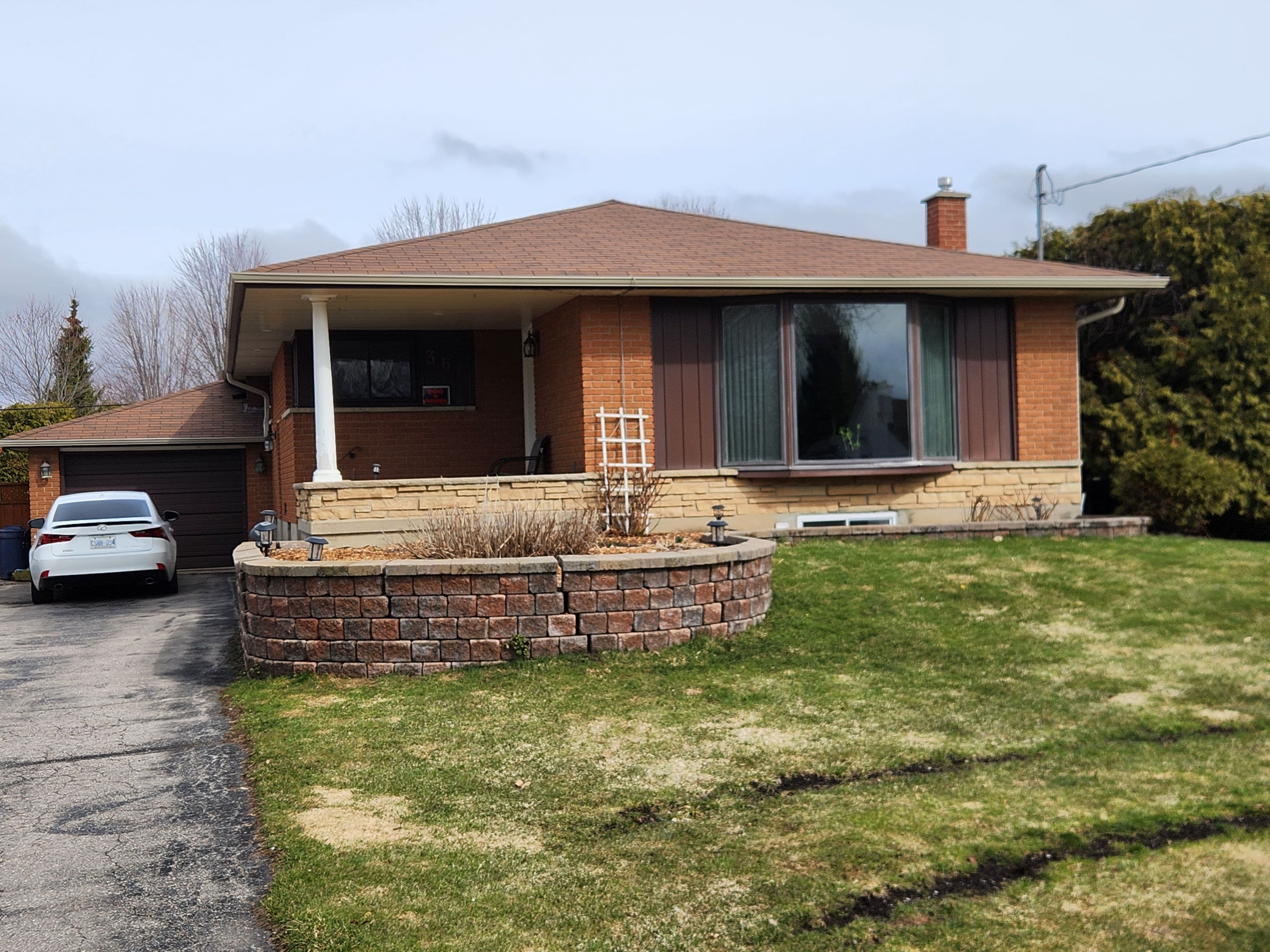 366 Meadow Street Upper, Oshawa, ON L1L 1A4